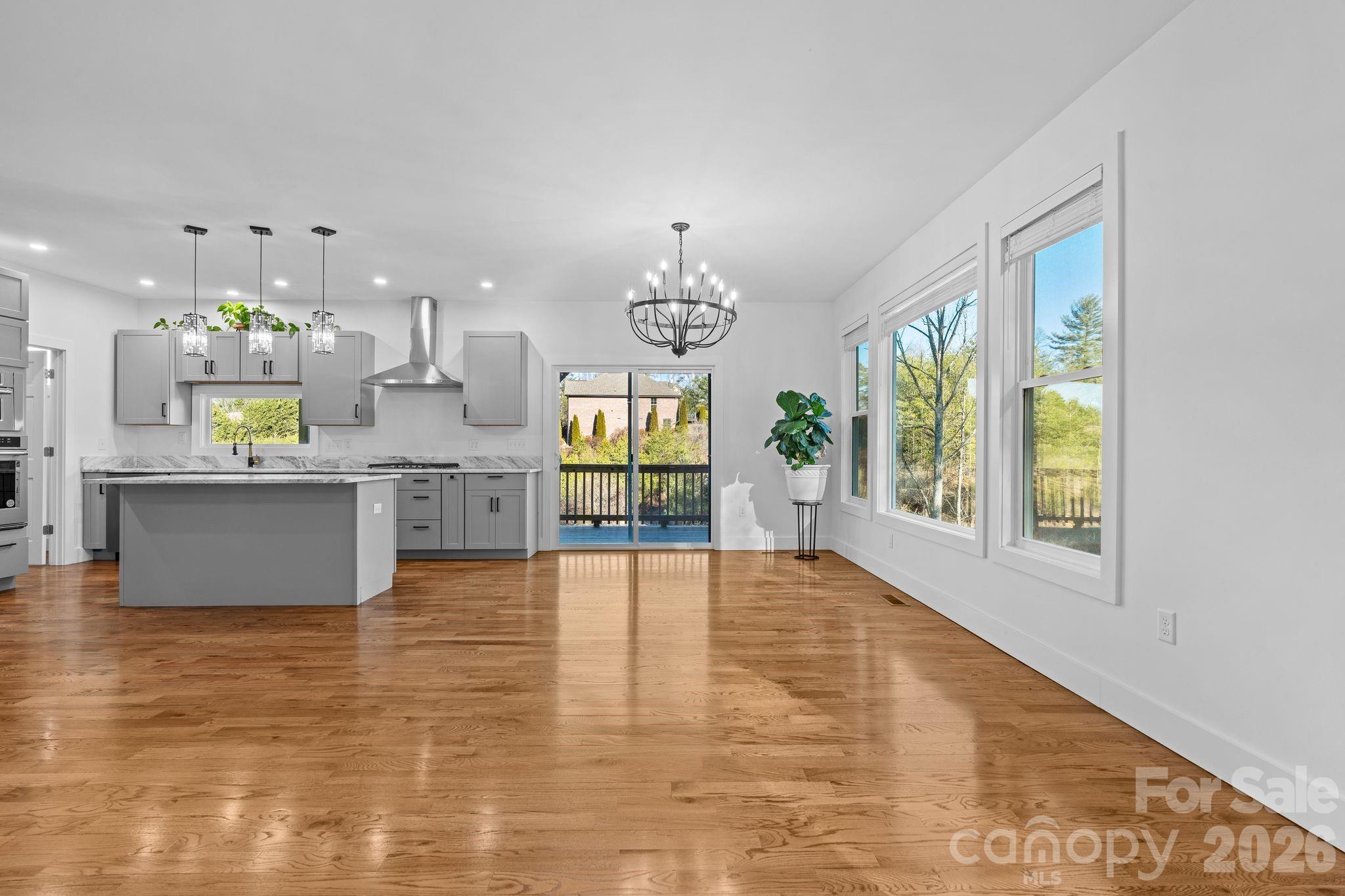 115 Nader Avenue — Weaverville