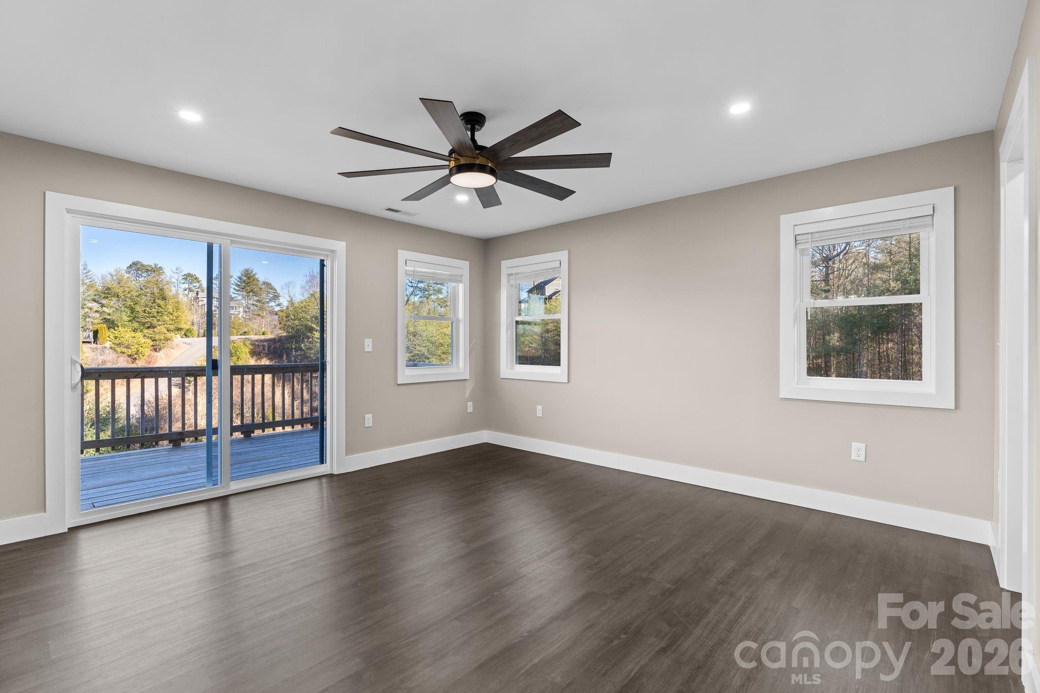 115 Nader Avenue — Weaverville
