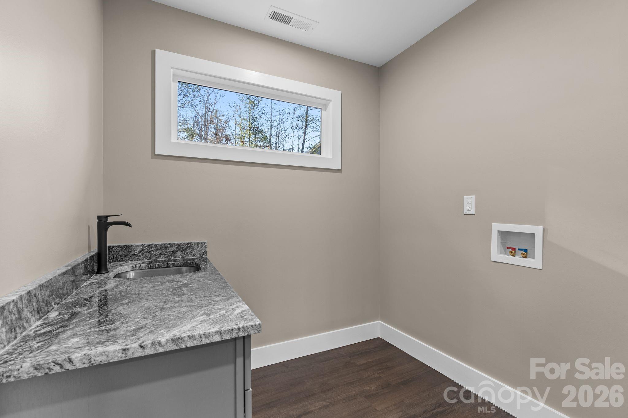 115 Nader Avenue — Weaverville