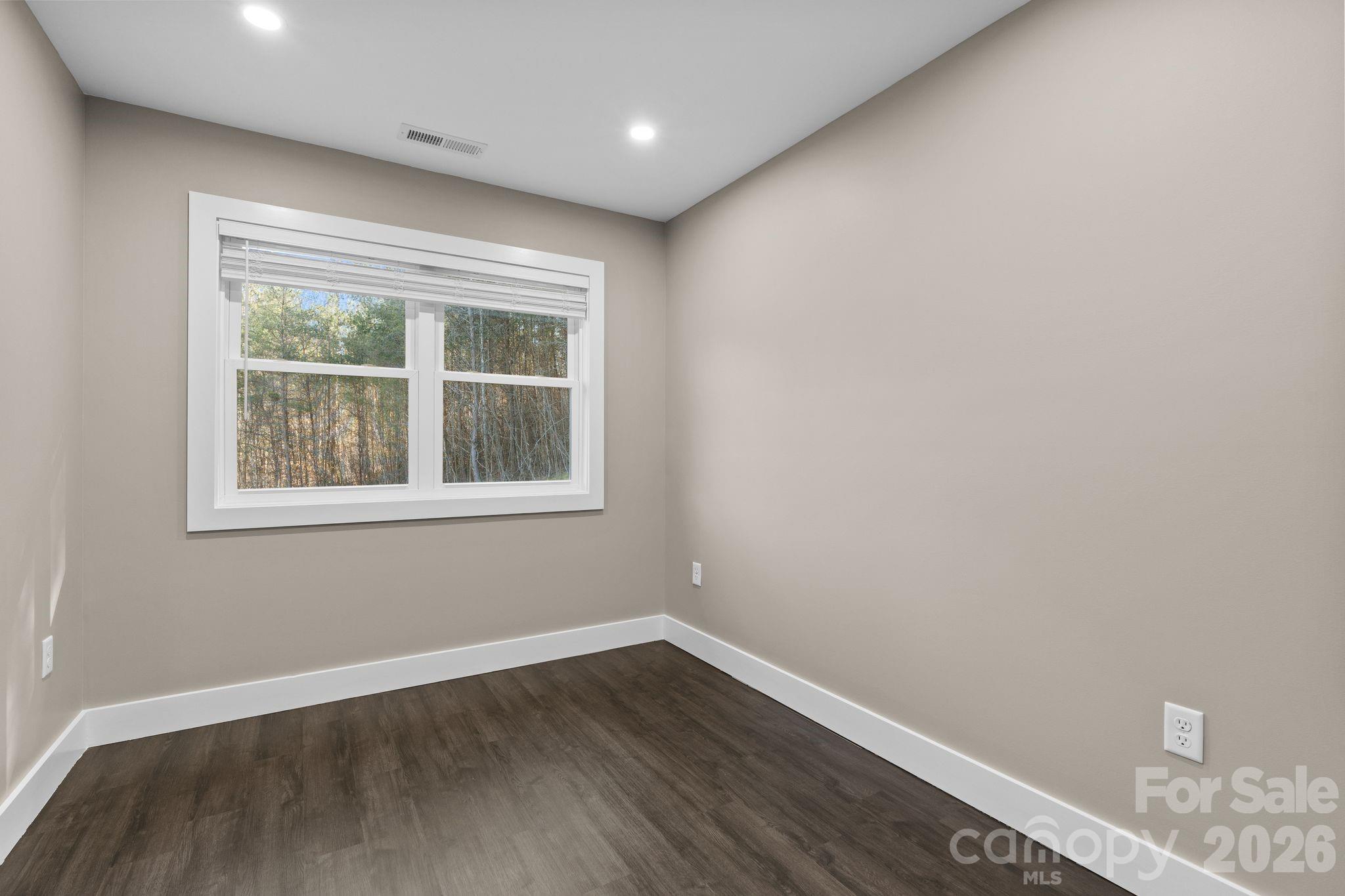 115 Nader Avenue — Weaverville