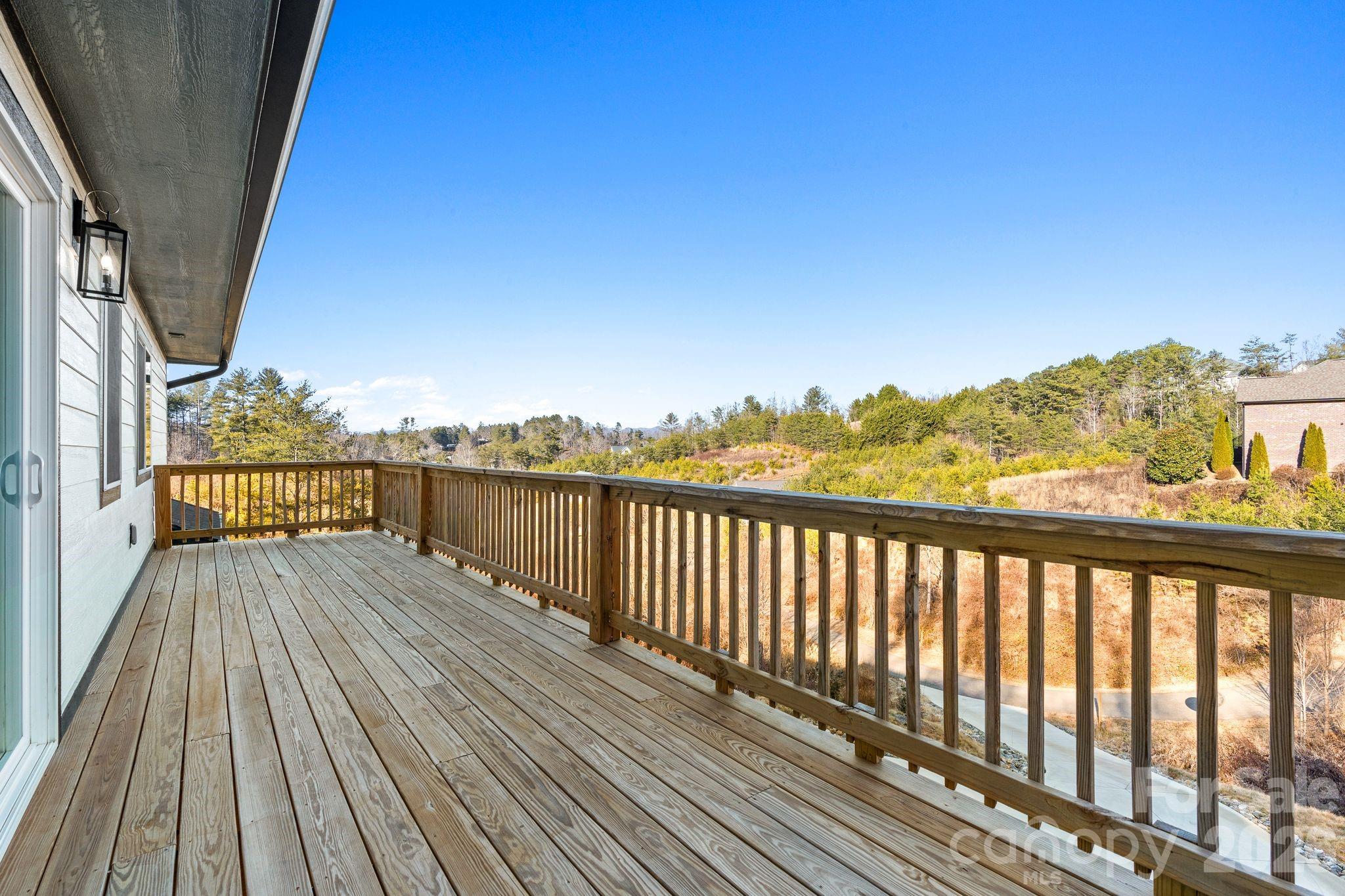 115 Nader Avenue — Weaverville