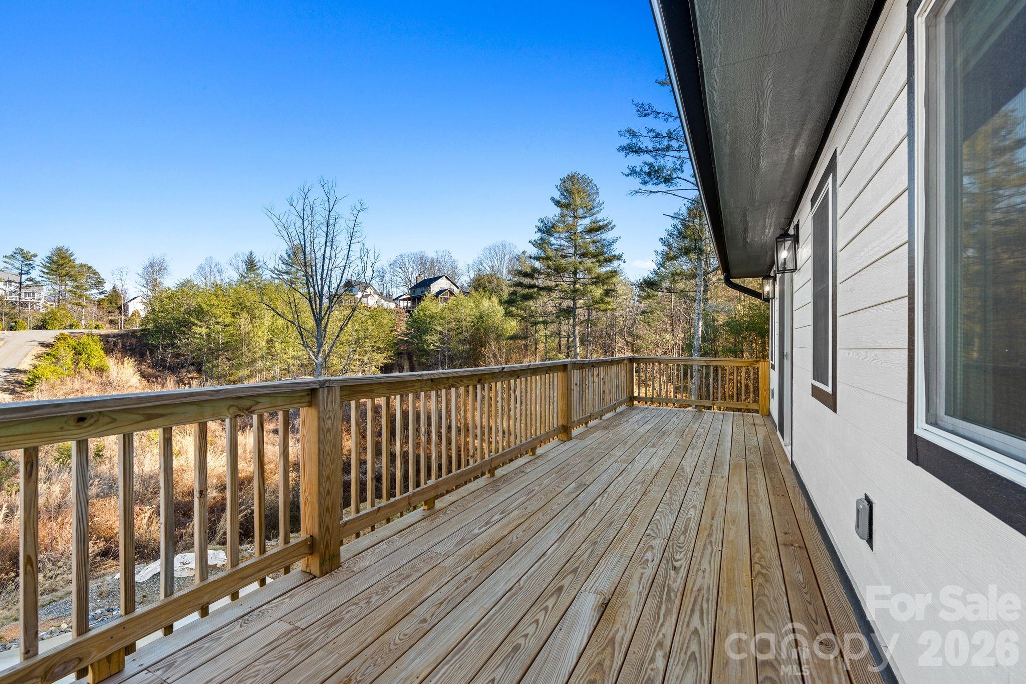 115 Nader Avenue — Weaverville