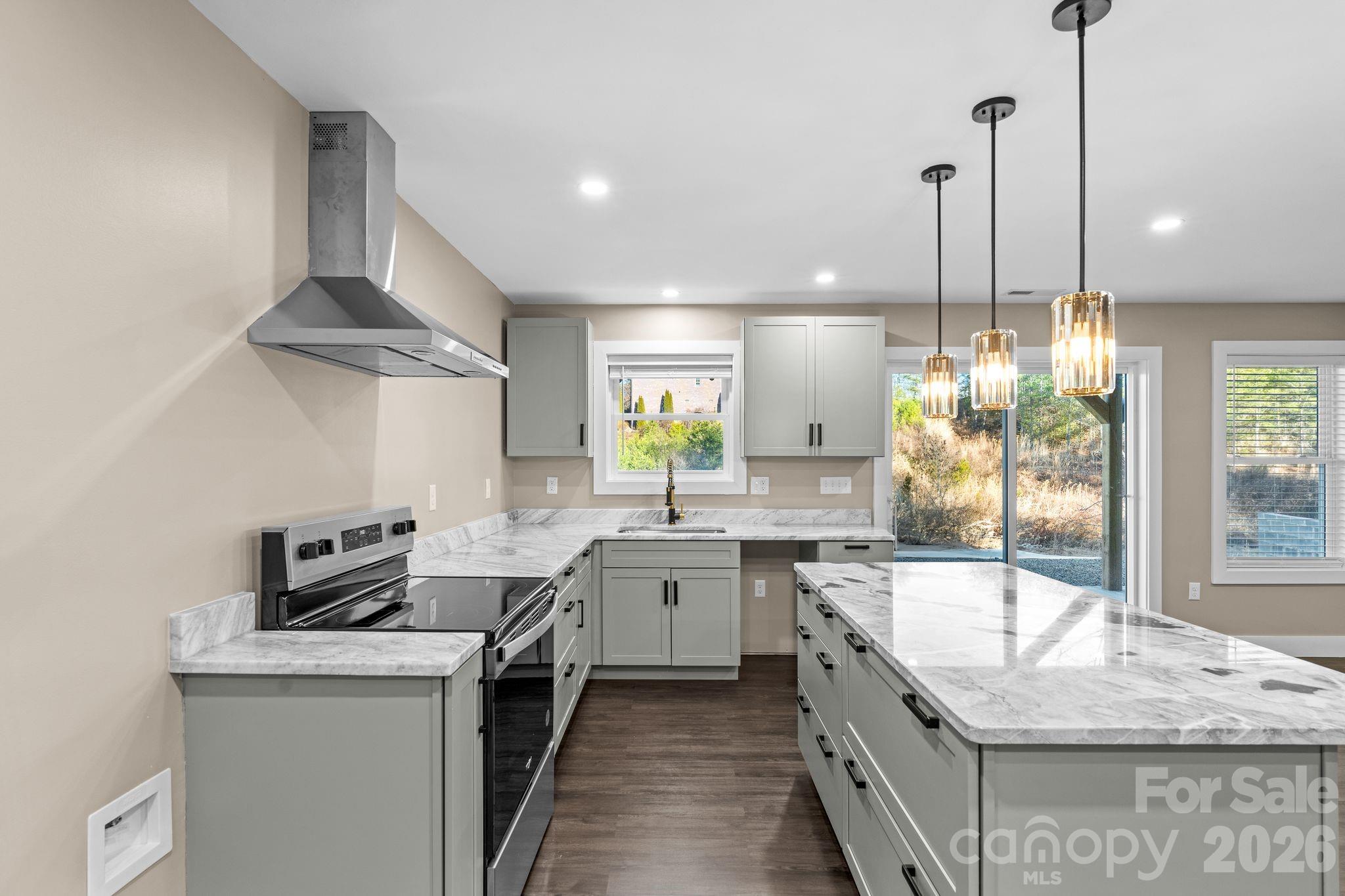 115 Nader Avenue — Weaverville