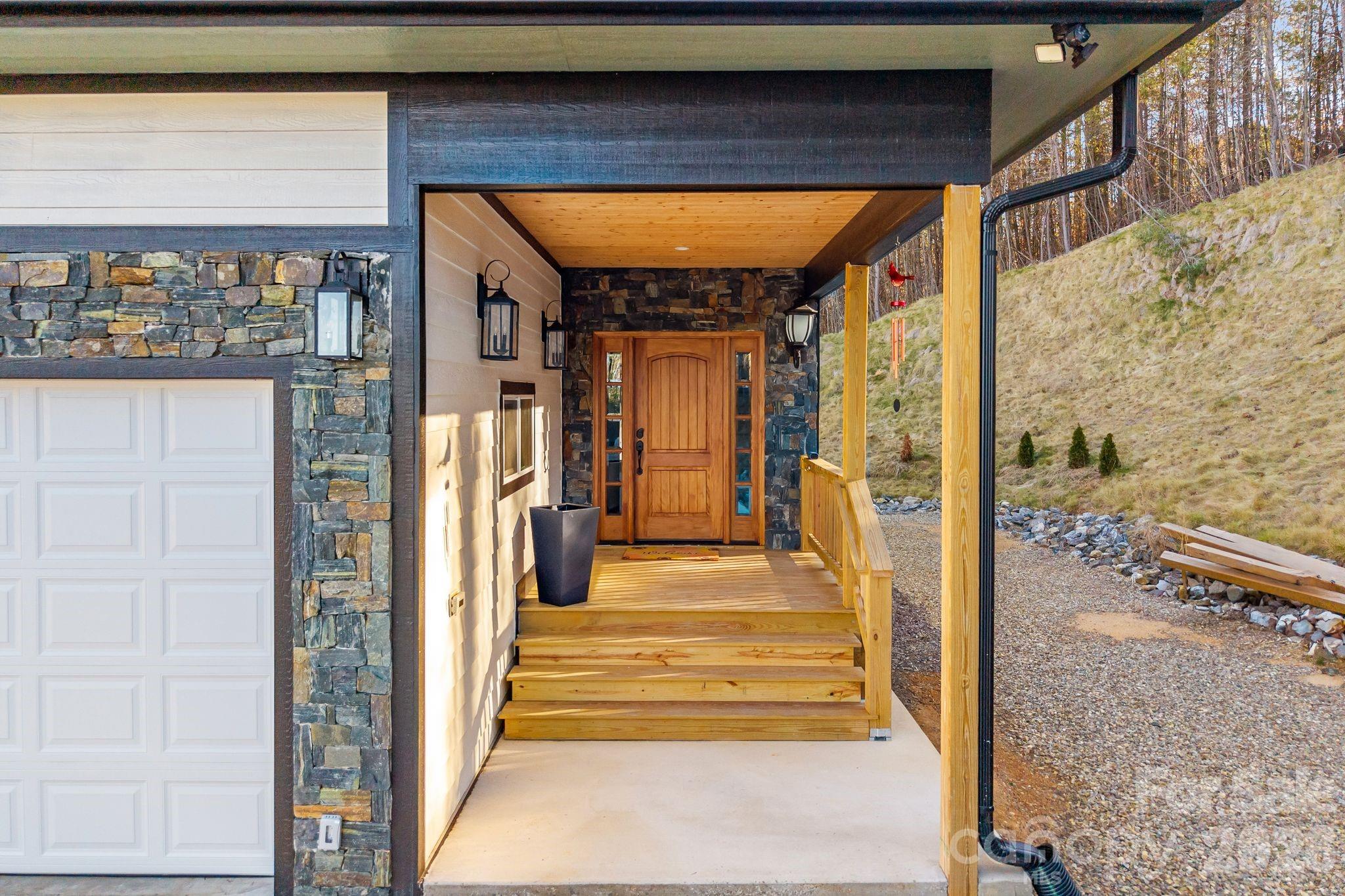115 Nader Avenue — Weaverville