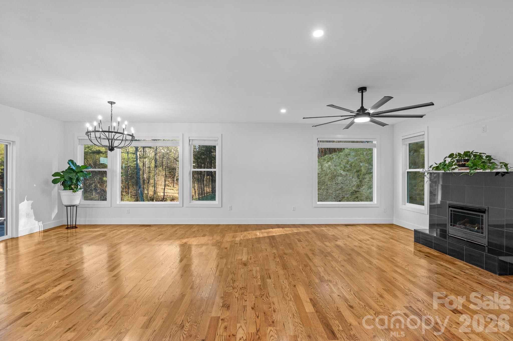 115 Nader Avenue — Weaverville
