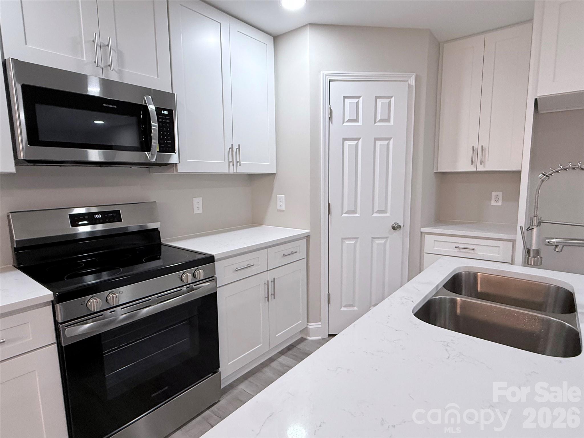 124 Peace Lane — Mooresville