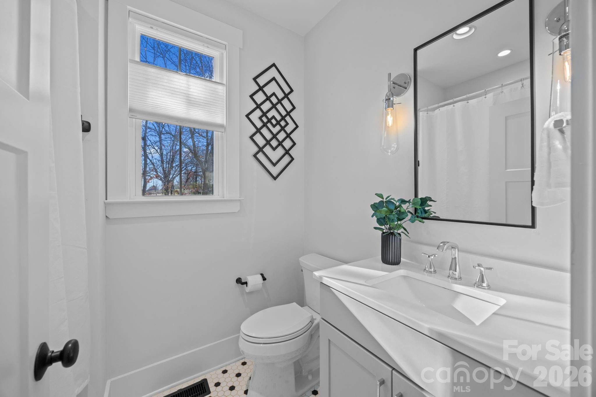 5020 Slanting Bridge Road — Sherrills Ford
