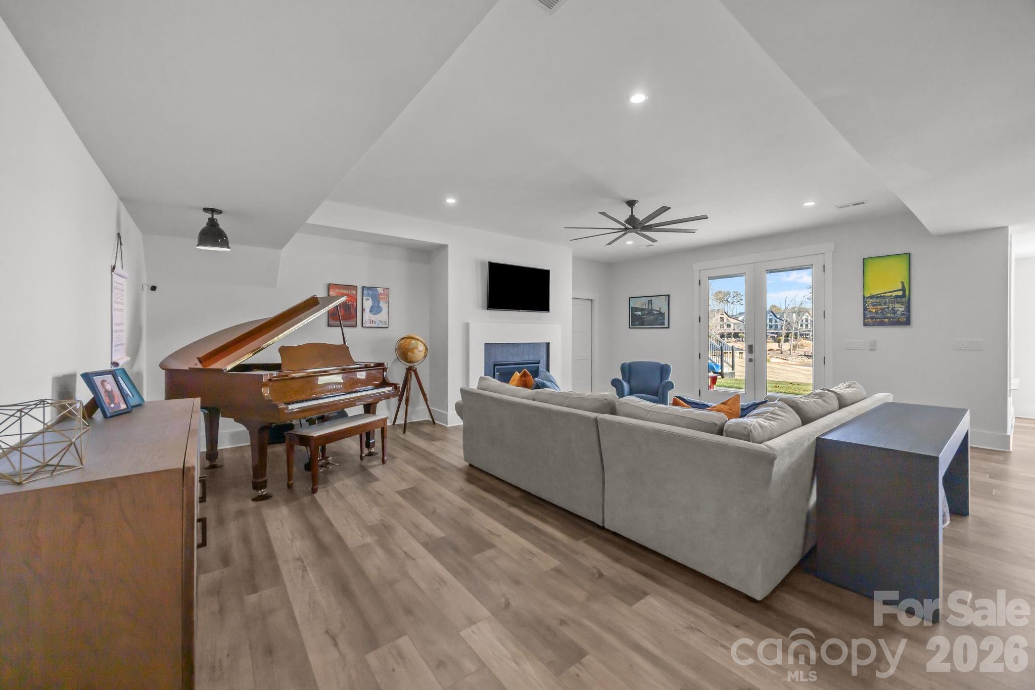 5020 Slanting Bridge Road — Sherrills Ford