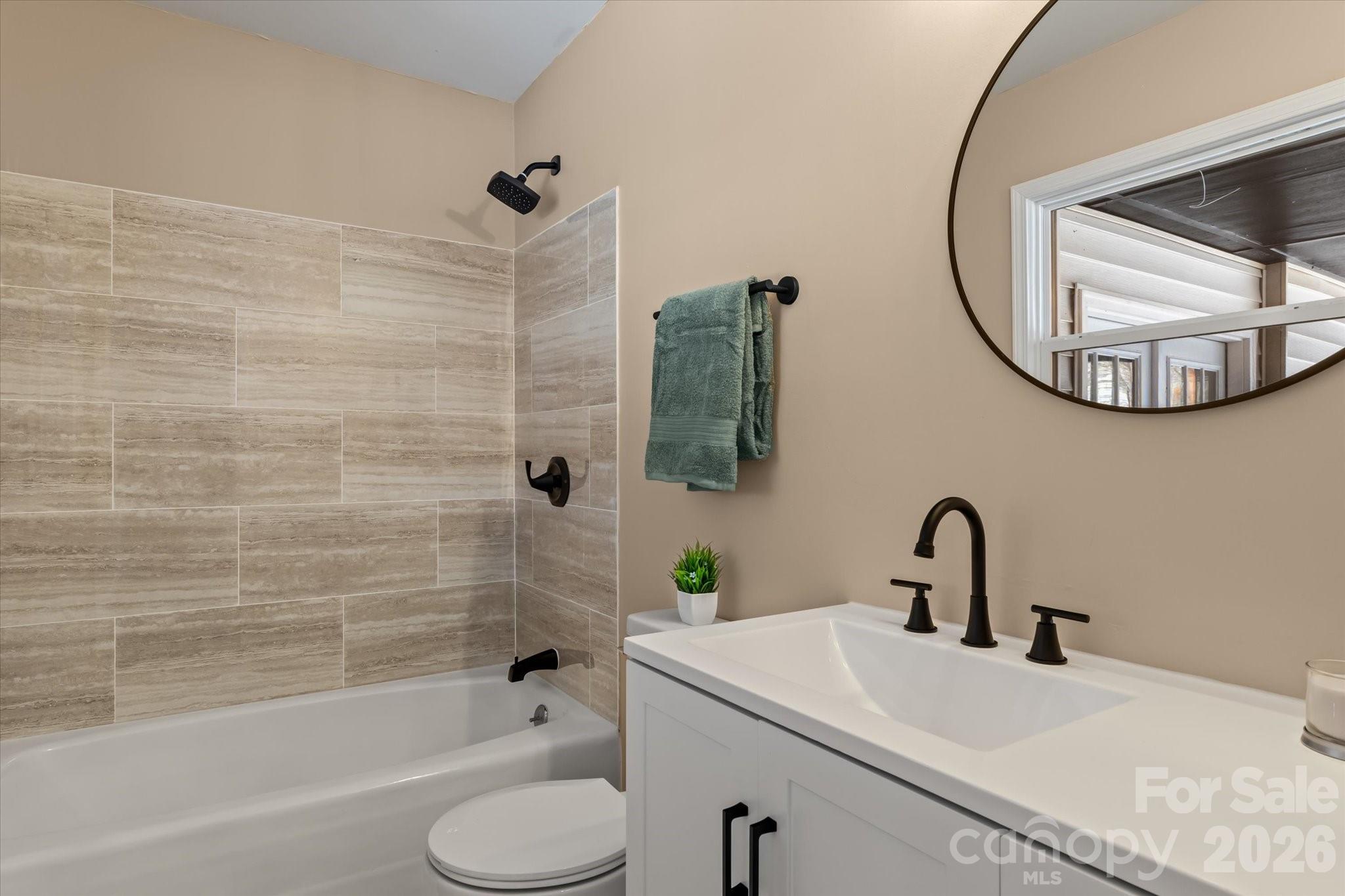 1090 Shalimar Drive — Winston Salem