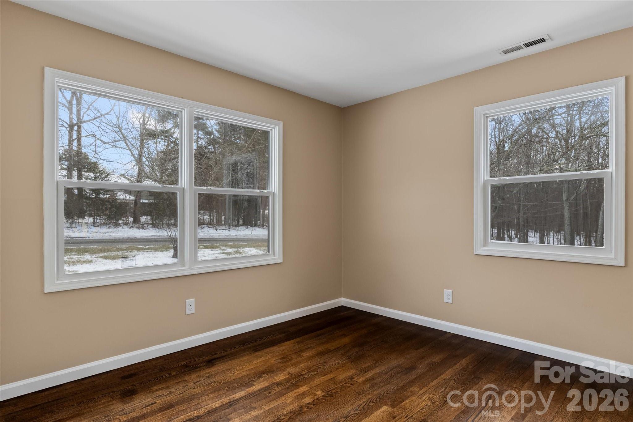 1090 Shalimar Drive — Winston Salem