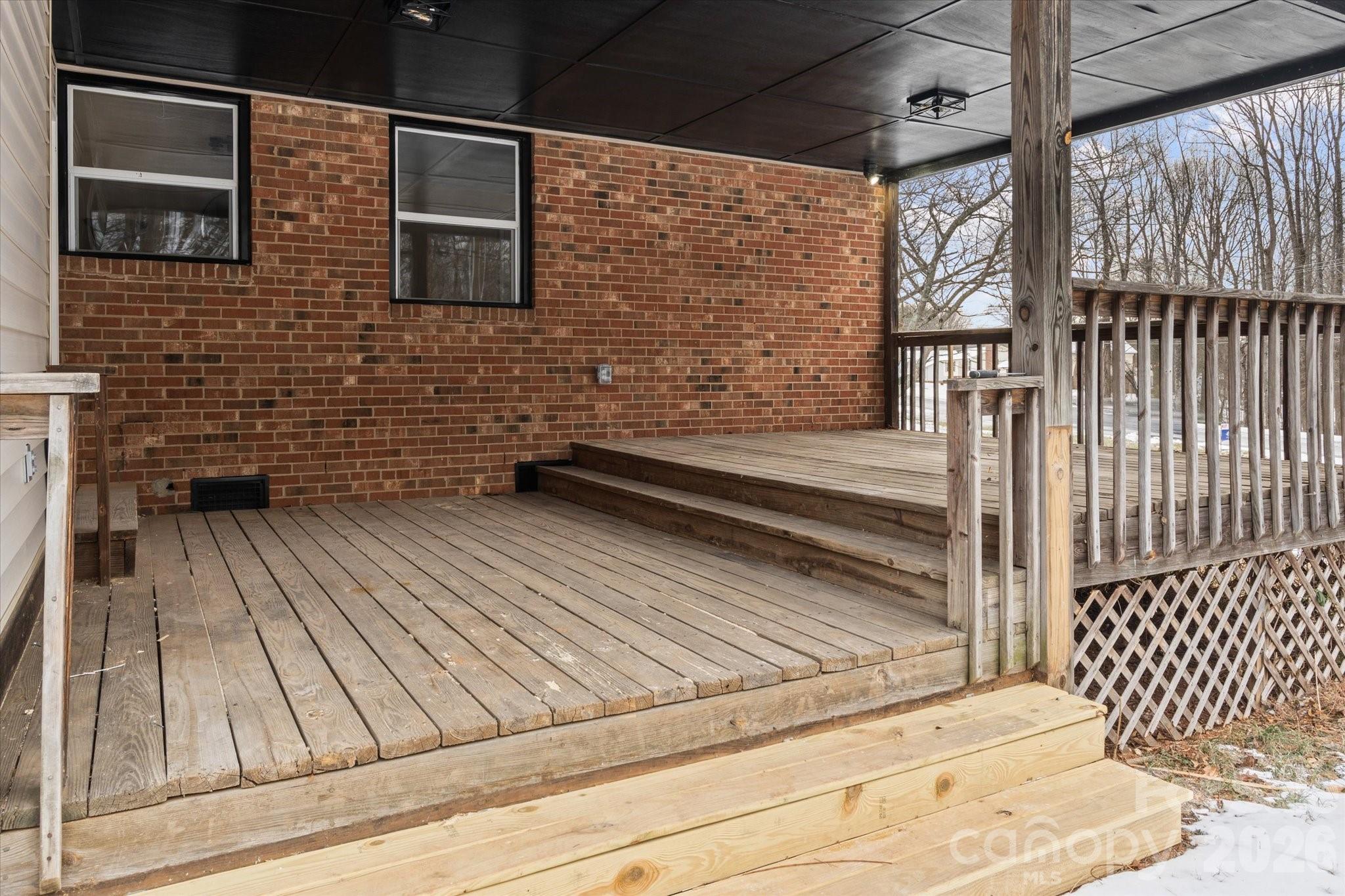 1090 Shalimar Drive — Winston Salem