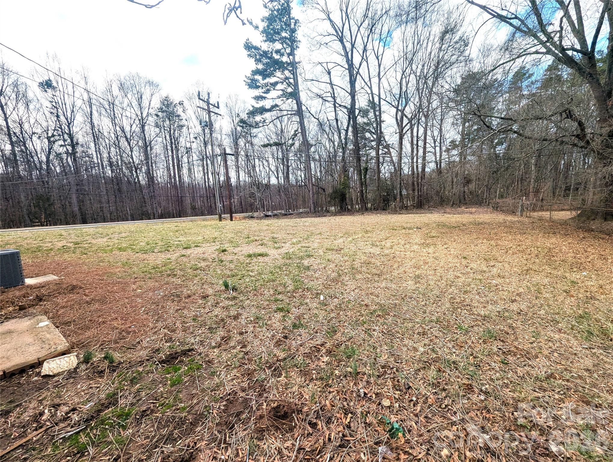 1090 Shalimar Drive — Winston Salem