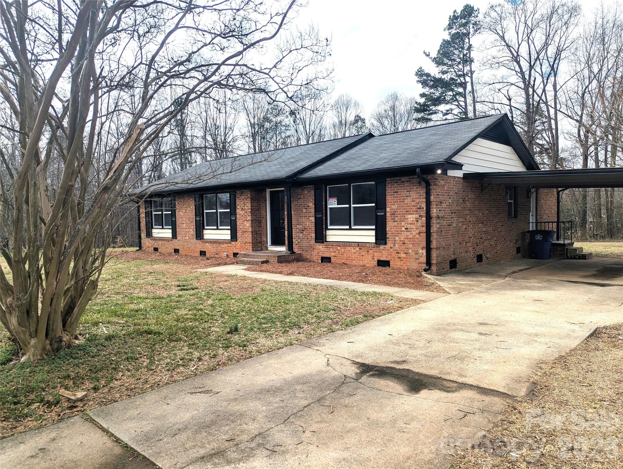 1090 Shalimar Drive — Winston Salem