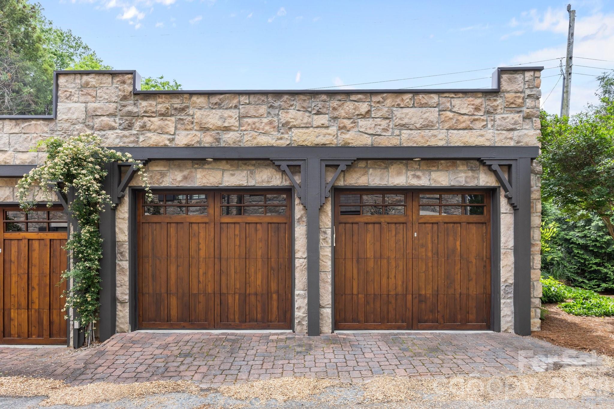 1550 High Street — Charlotte