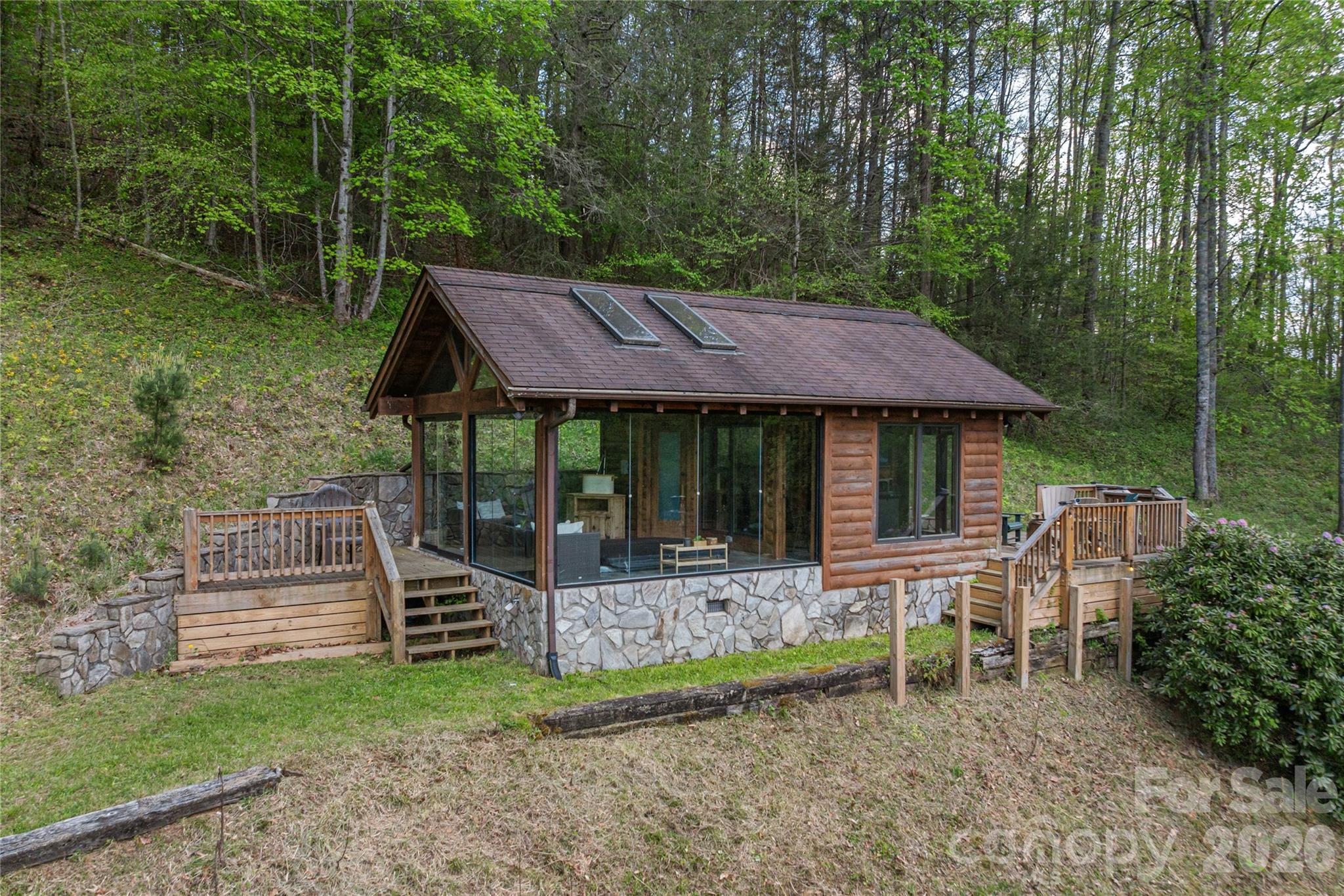 270 Admiration Court — Waynesville