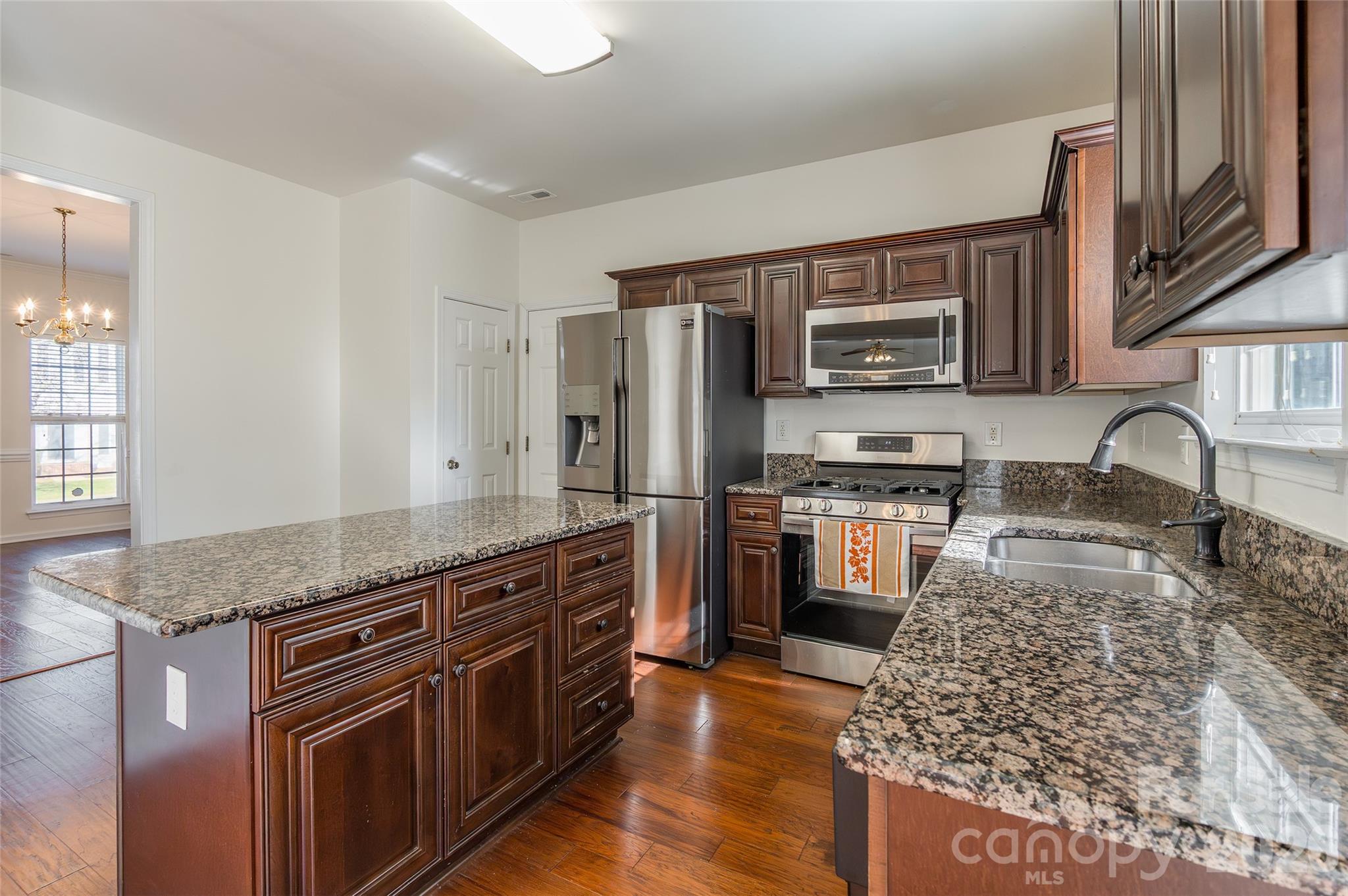 11938 Harmon Lane — Pineville