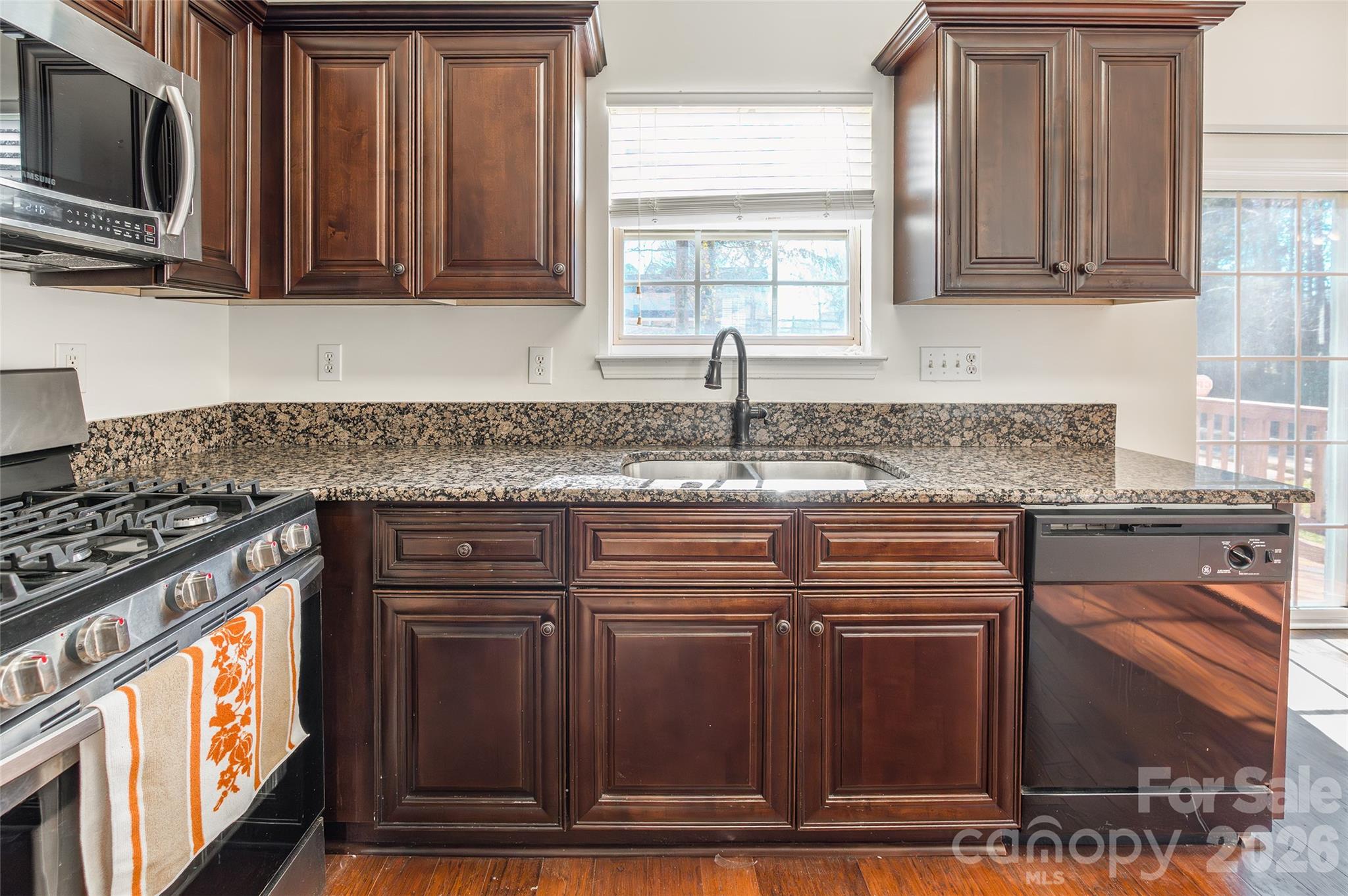 11938 Harmon Lane — Pineville