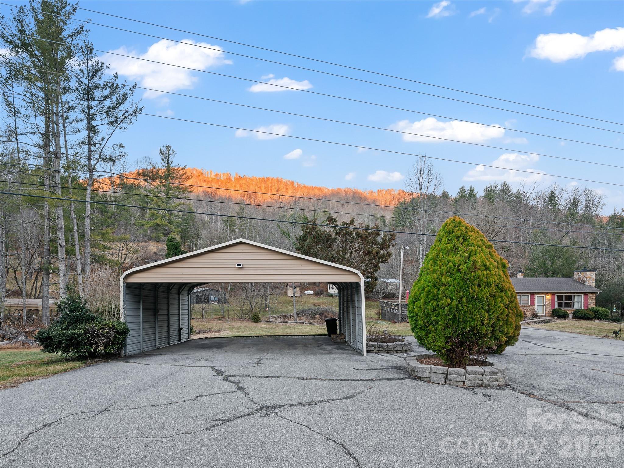 1280 Hamburg Road — Bakersville