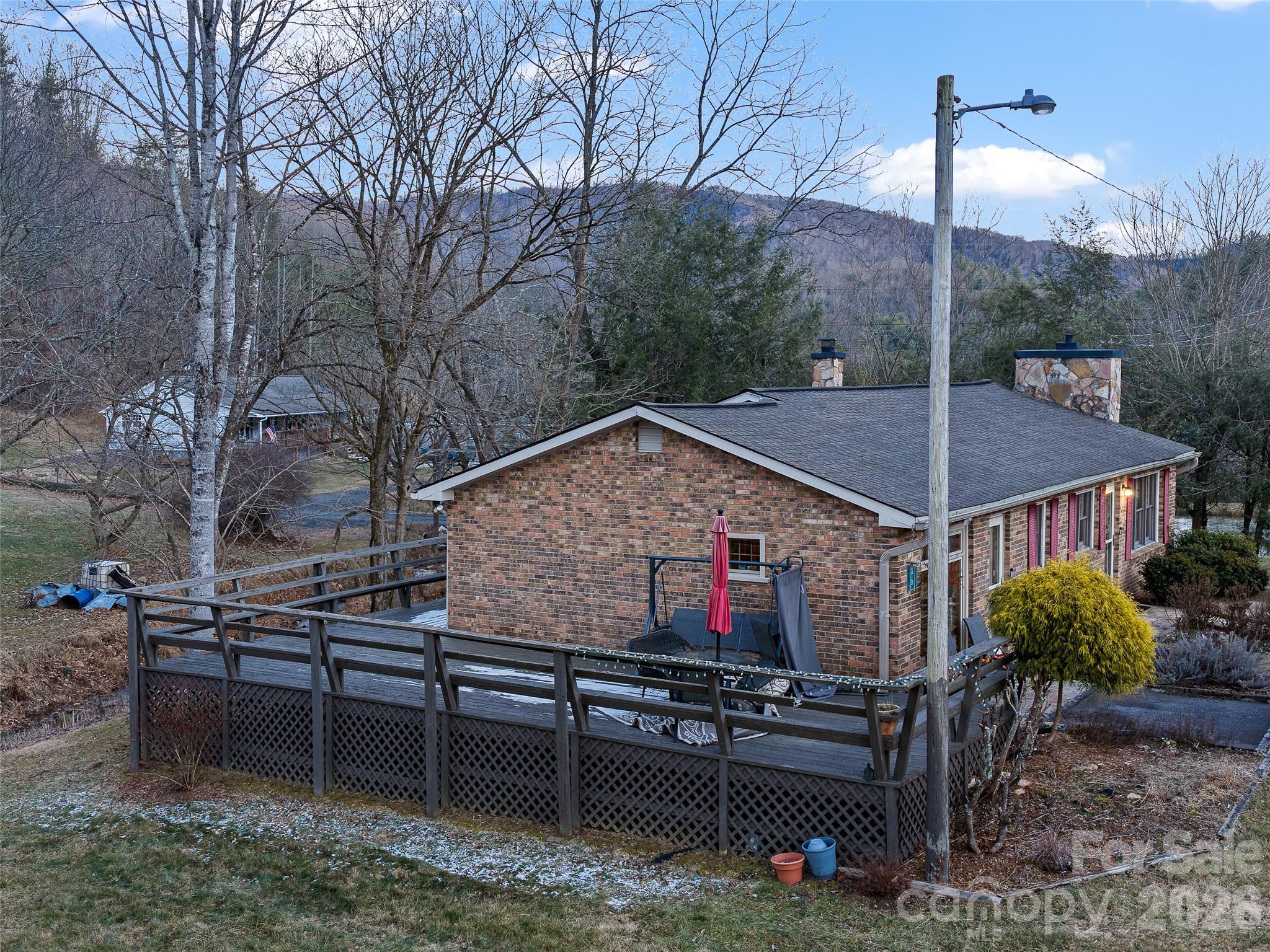 1280 Hamburg Road — Bakersville