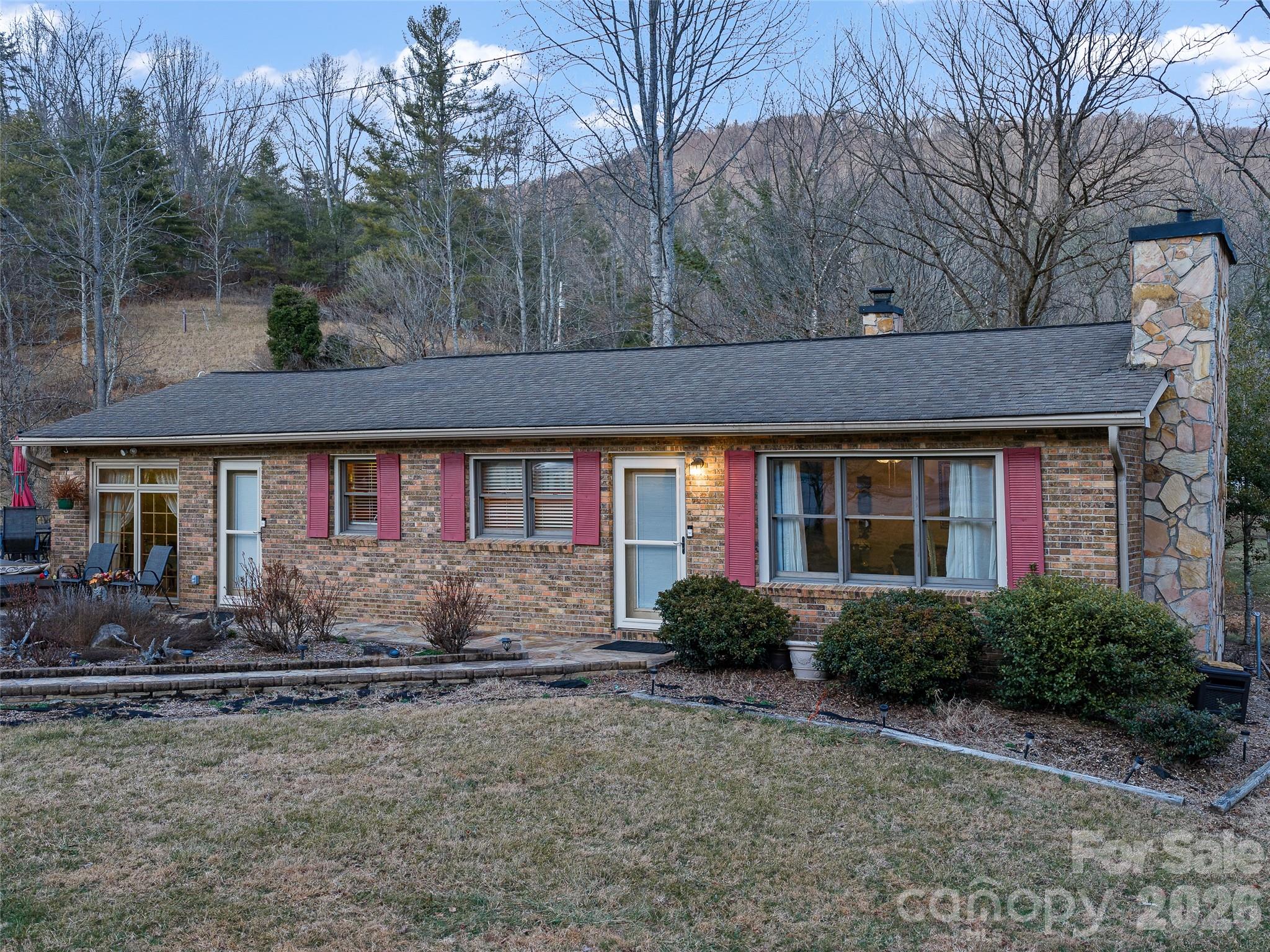 1280 Hamburg Road — Bakersville