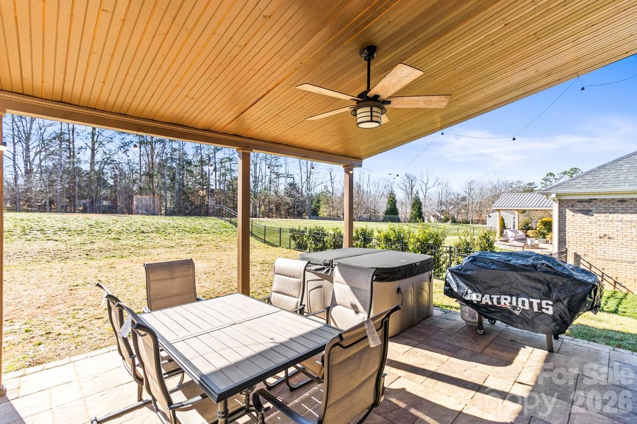 135 Holly Ridge Drive — Mooresville