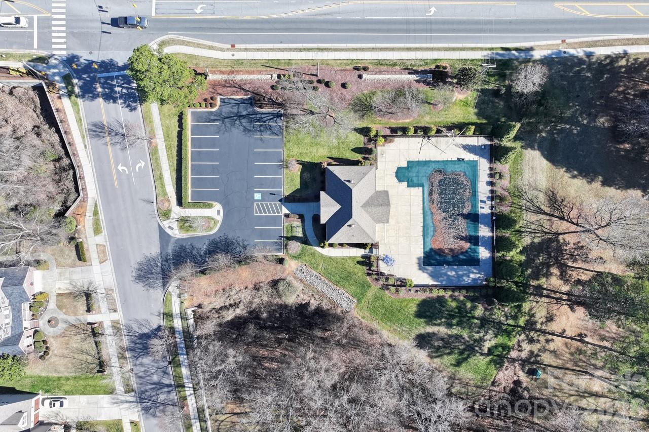 135 Holly Ridge Drive — Mooresville