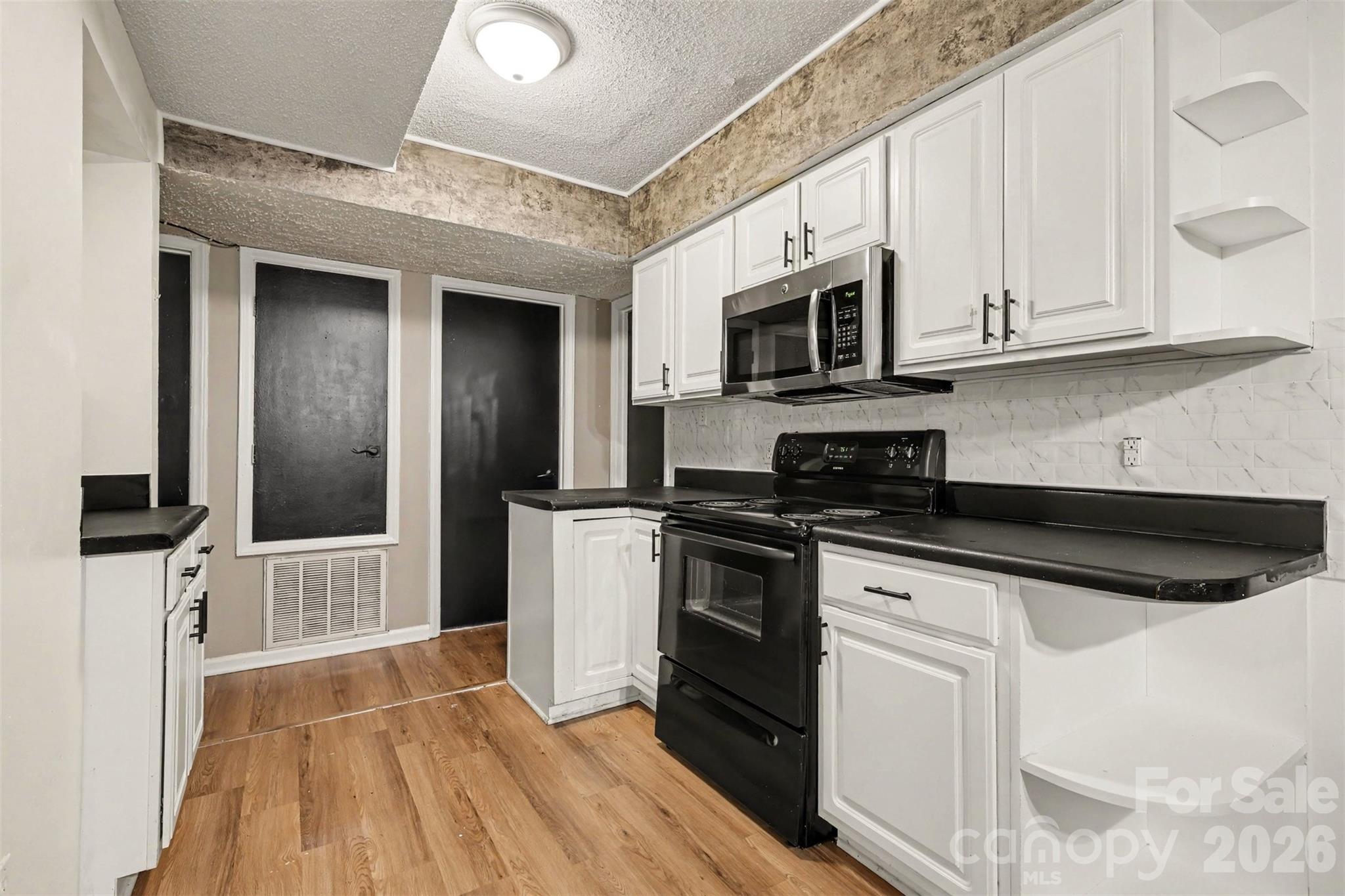 6102 Honeysuckle Lane — Charlotte