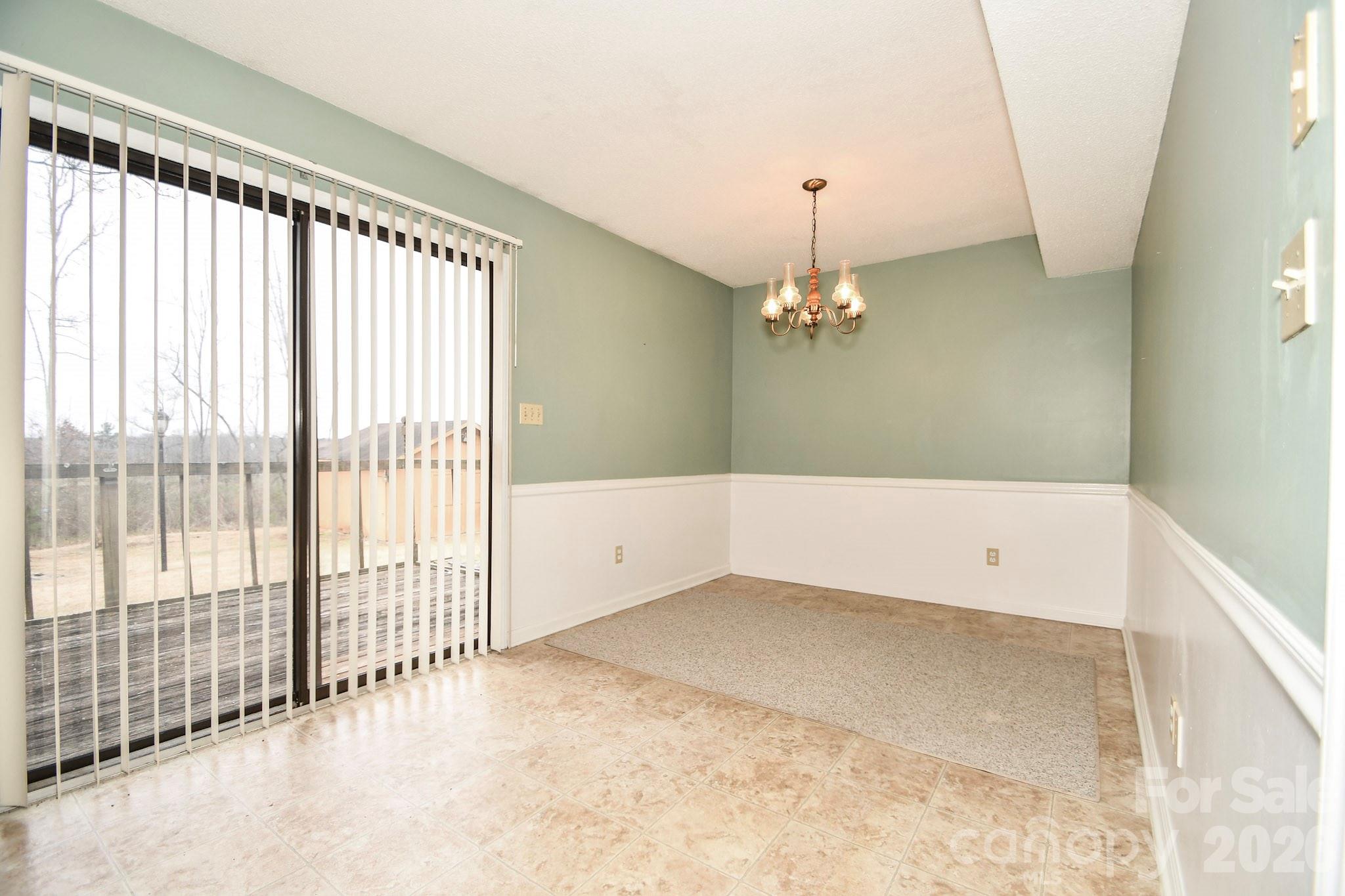 2209 Waverly Drive — Monroe