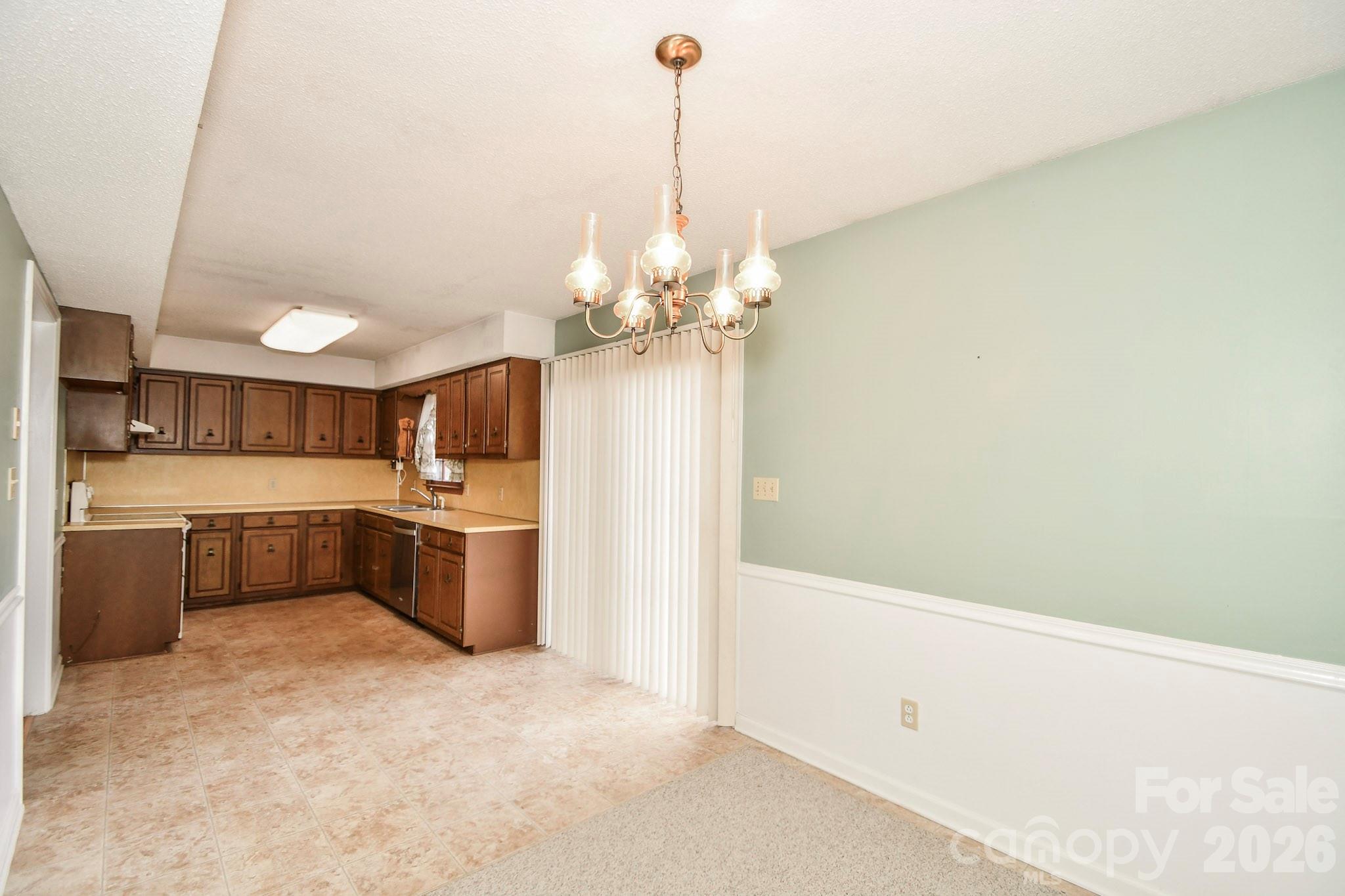 2209 Waverly Drive — Monroe