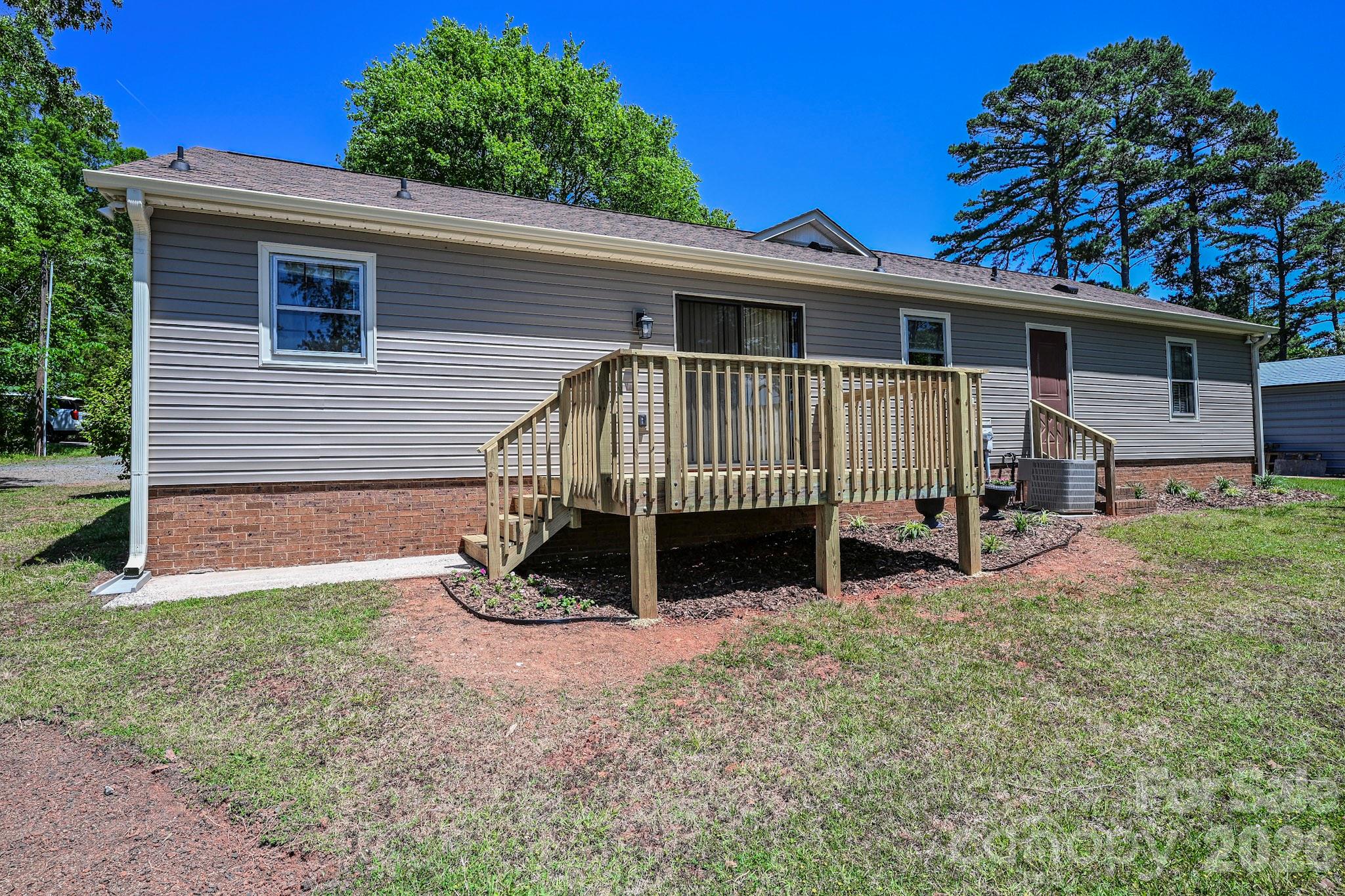 2209 Waverly Drive — Monroe
