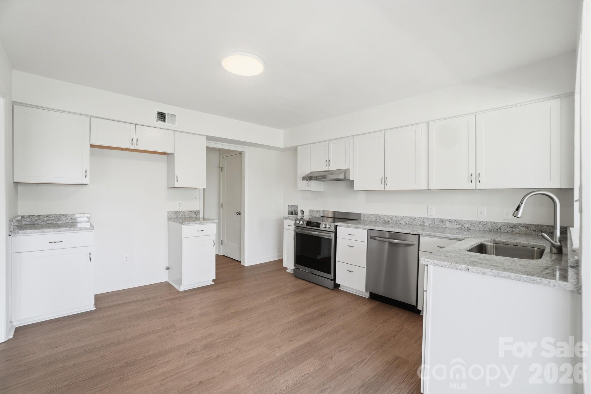 7027 Quail Hill Road — Charlotte