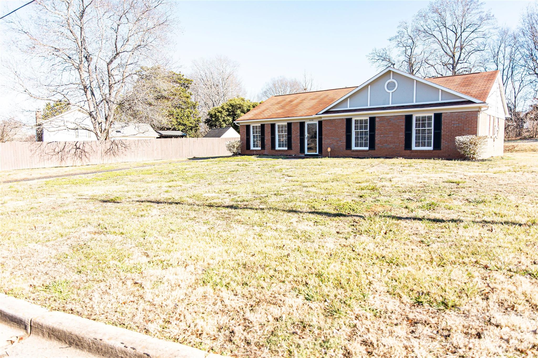 2220 Gaines Avenue — Gastonia