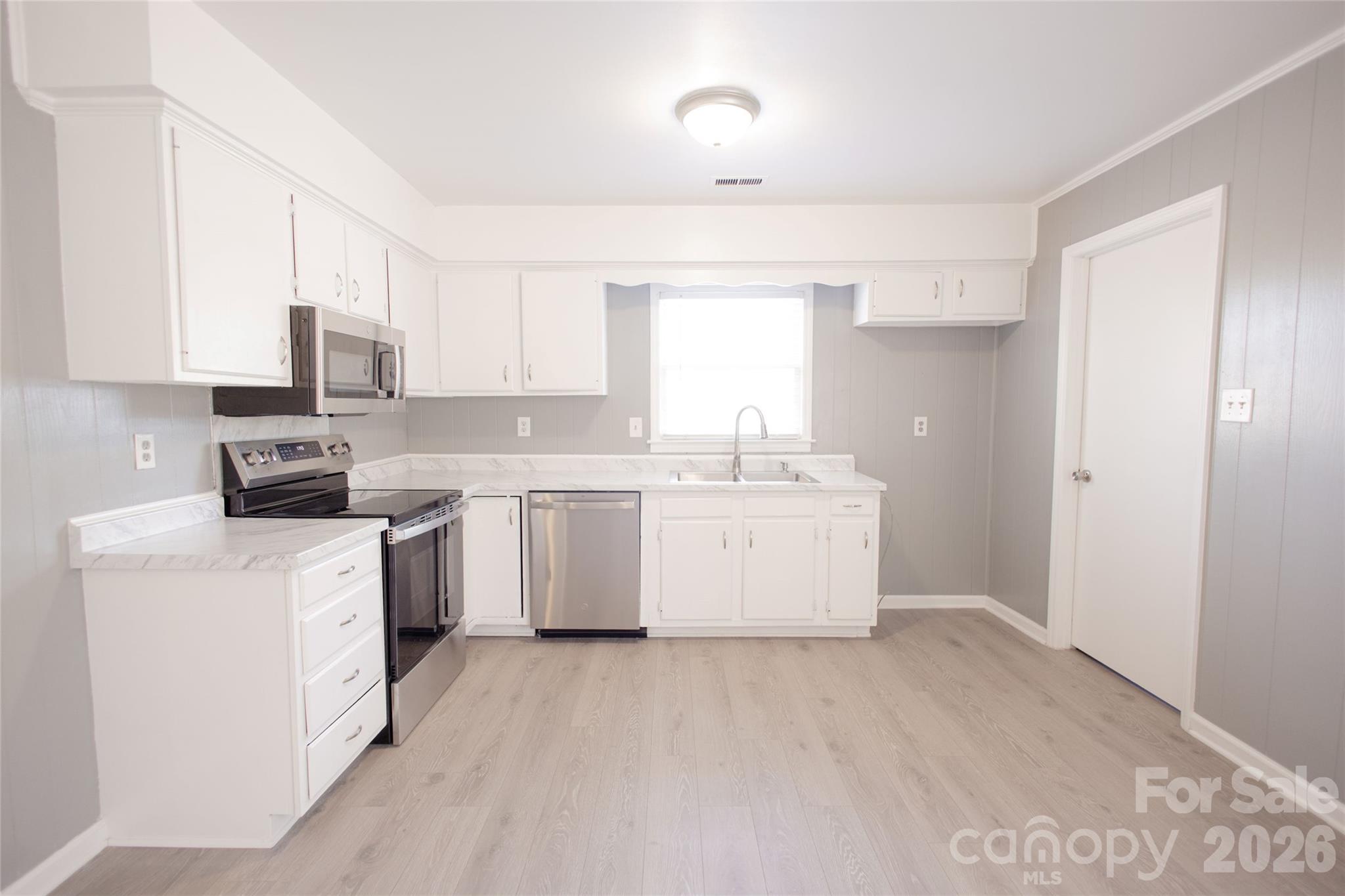 2220 Gaines Avenue — Gastonia