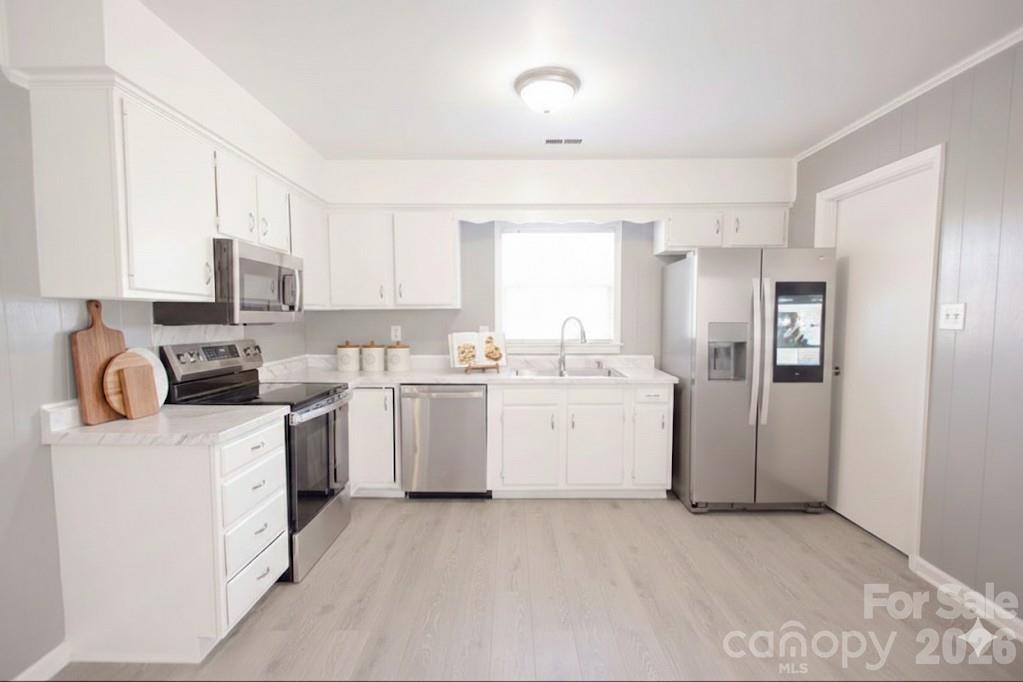 2220 Gaines Avenue — Gastonia