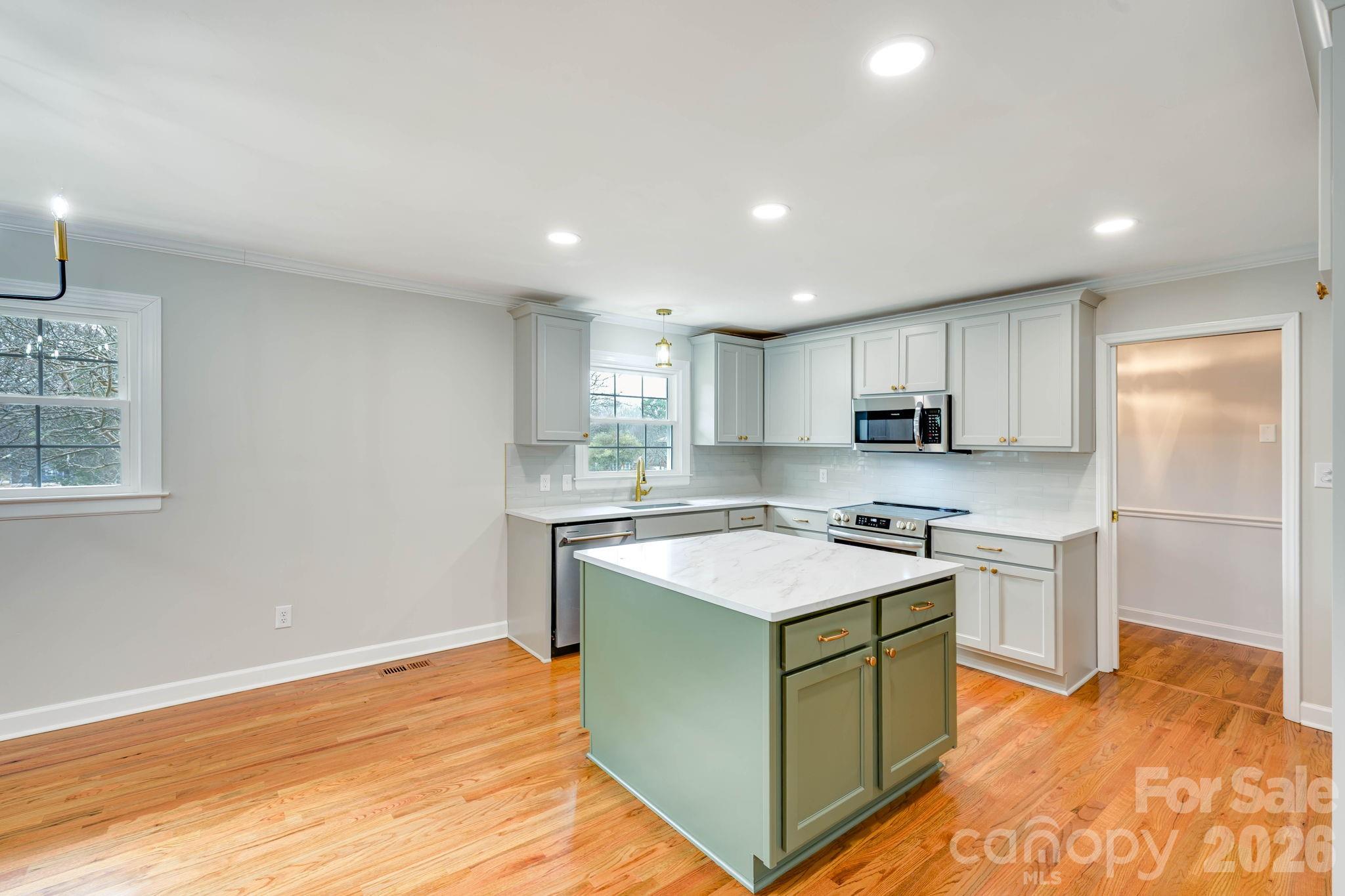 110 Scottsmoor Drive — Charlotte