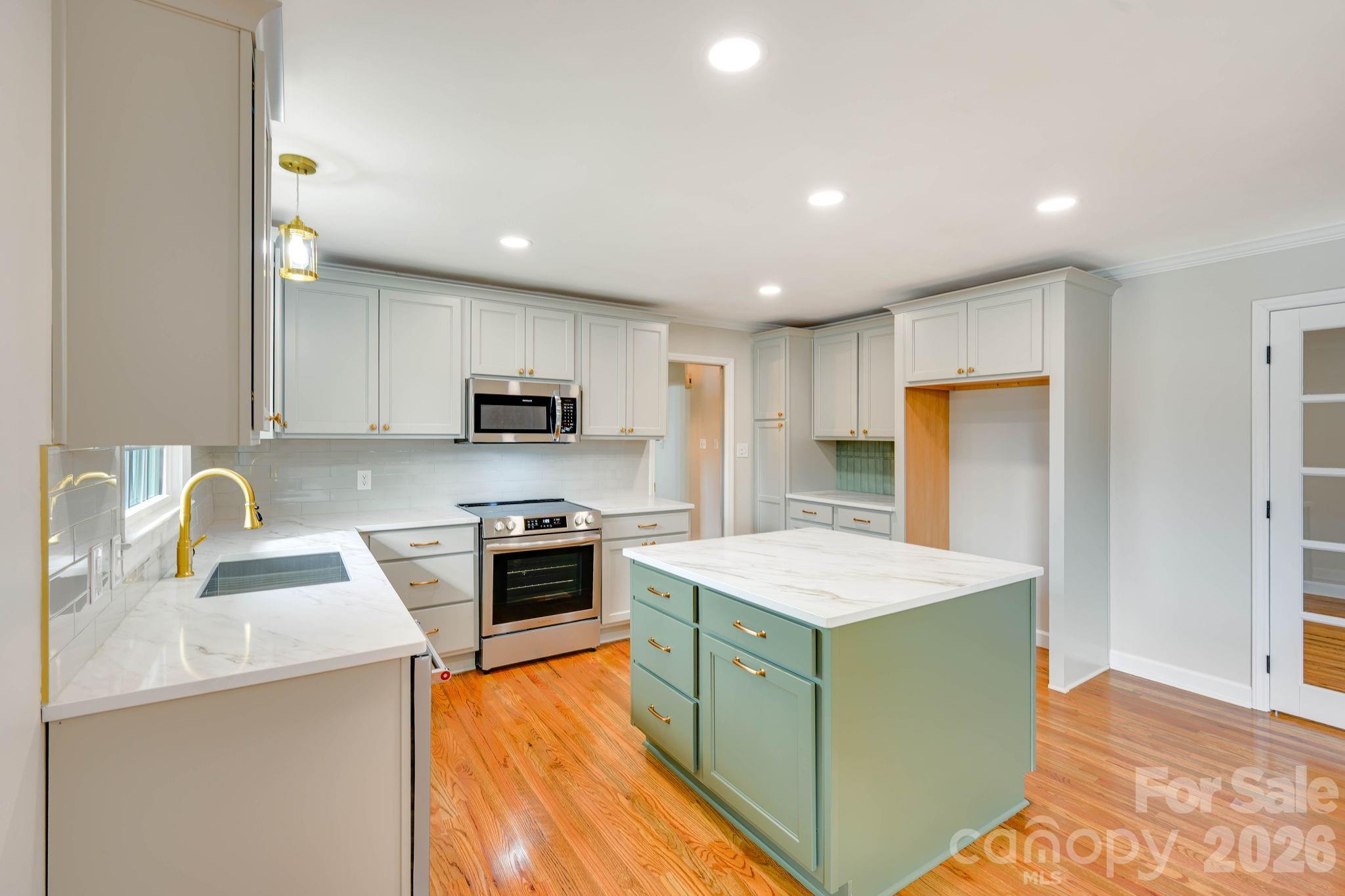 110 Scottsmoor Drive — Charlotte