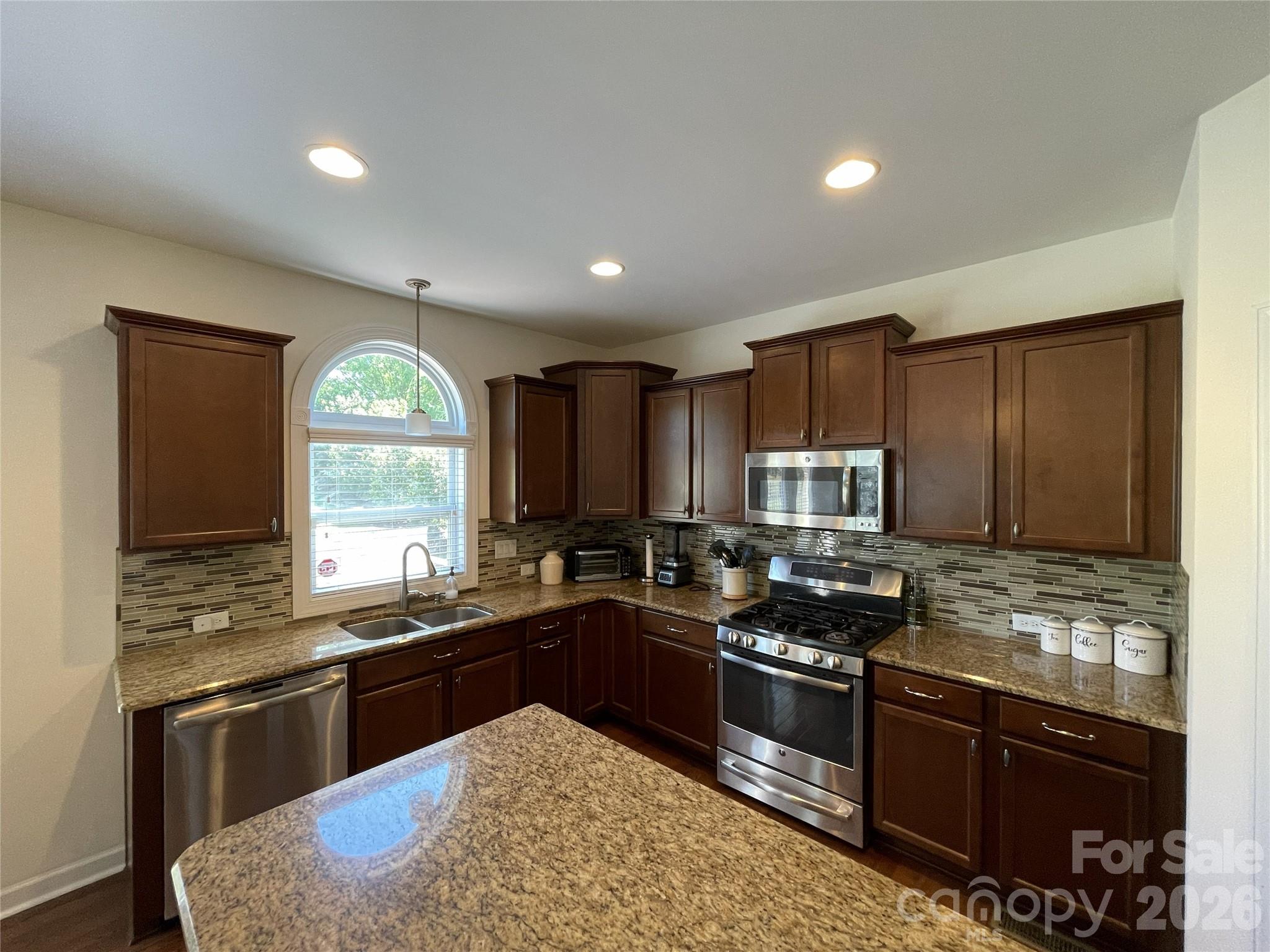 707 Five Leaf Lane — Waxhaw