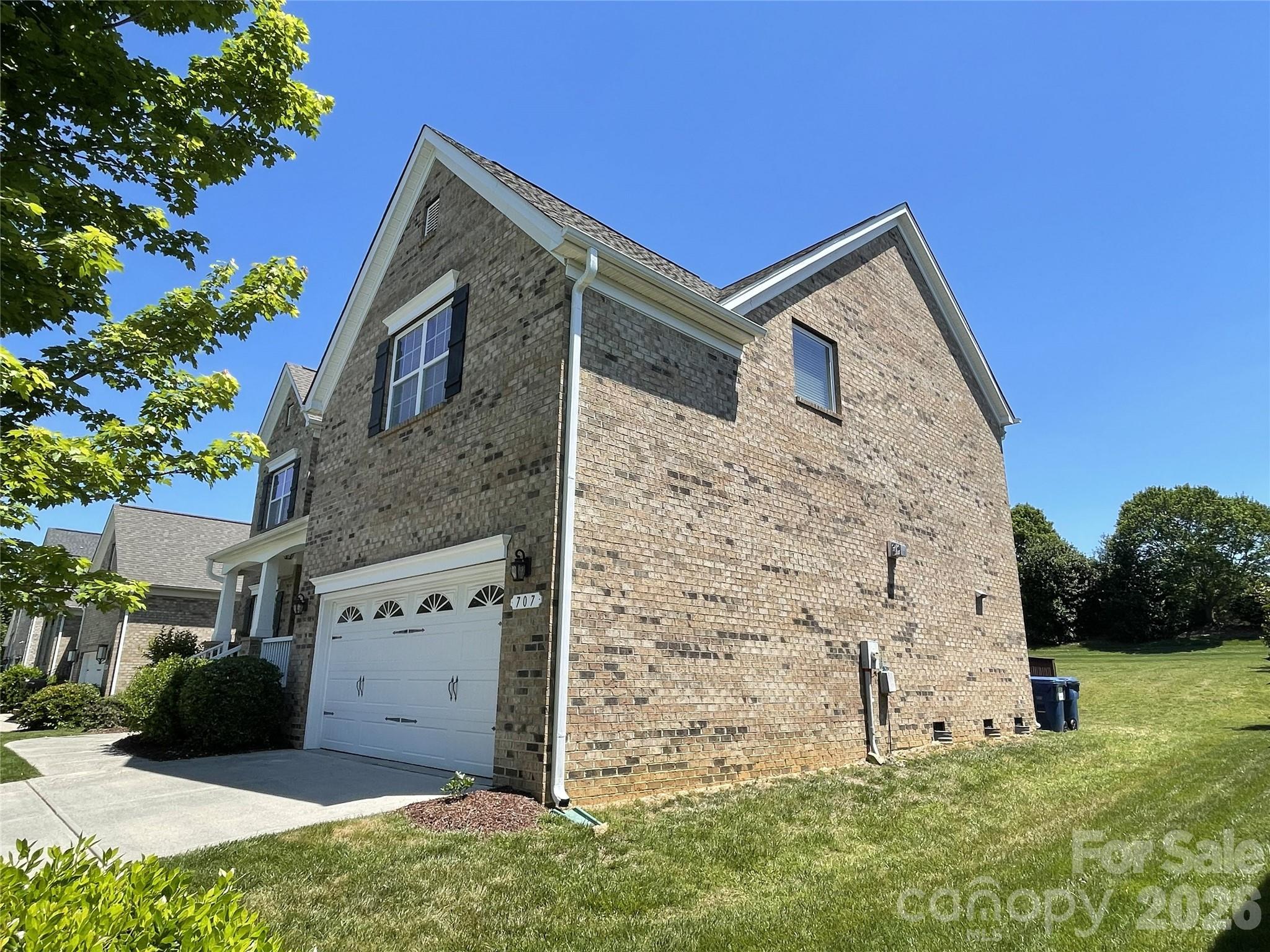 707 Five Leaf Lane — Waxhaw