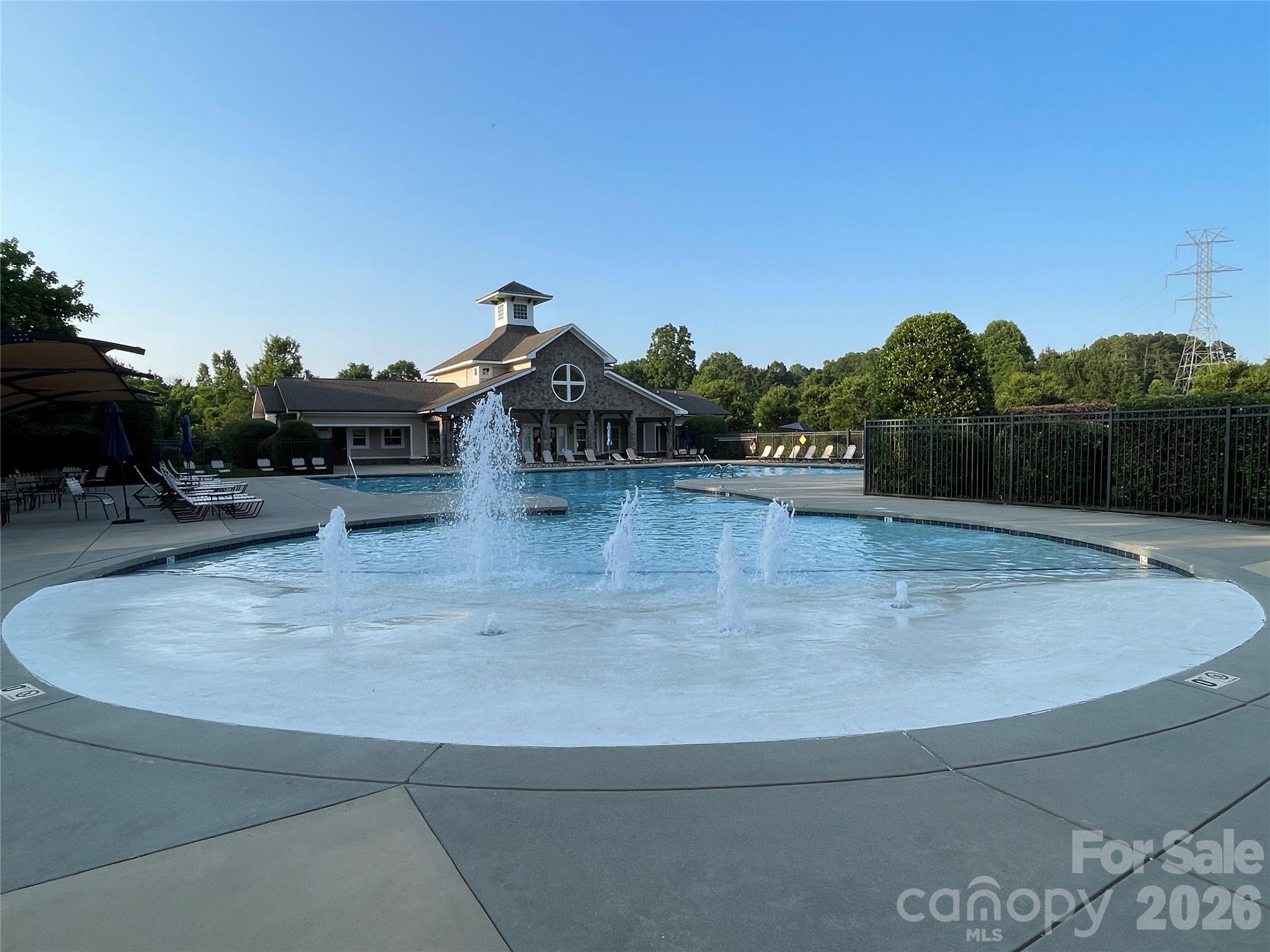 707 Five Leaf Lane — Waxhaw