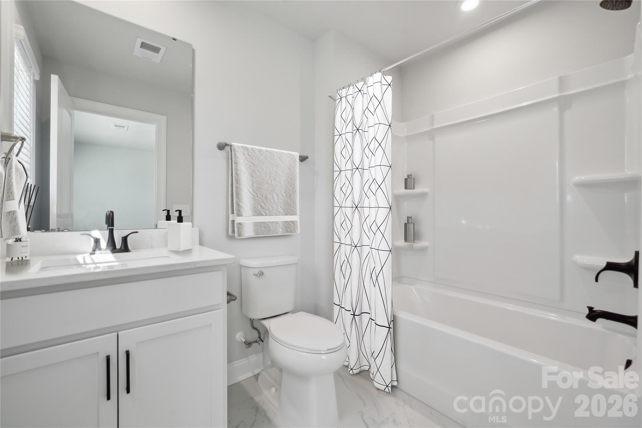 343 Alameda Way — Matthews