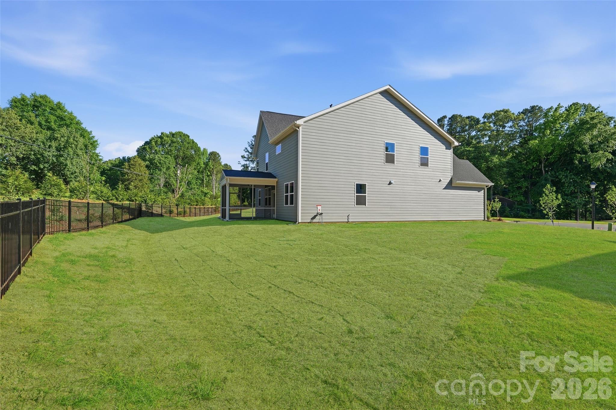 415 Alameda Way — Matthews