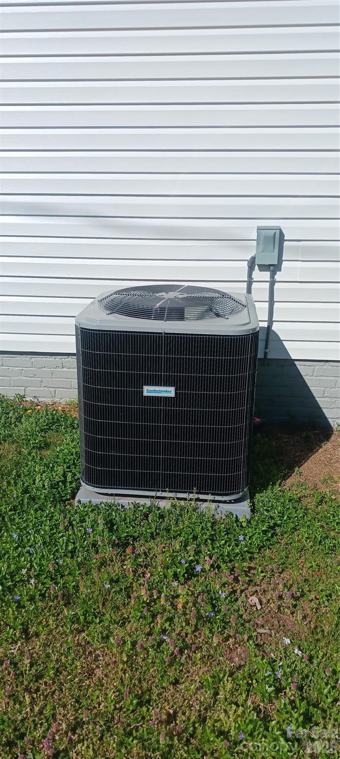 105 N Inman Avenue — Bessemer City