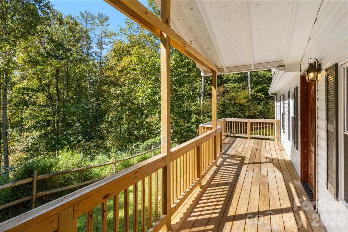 1050 Wyatt Town Road — Burnsville