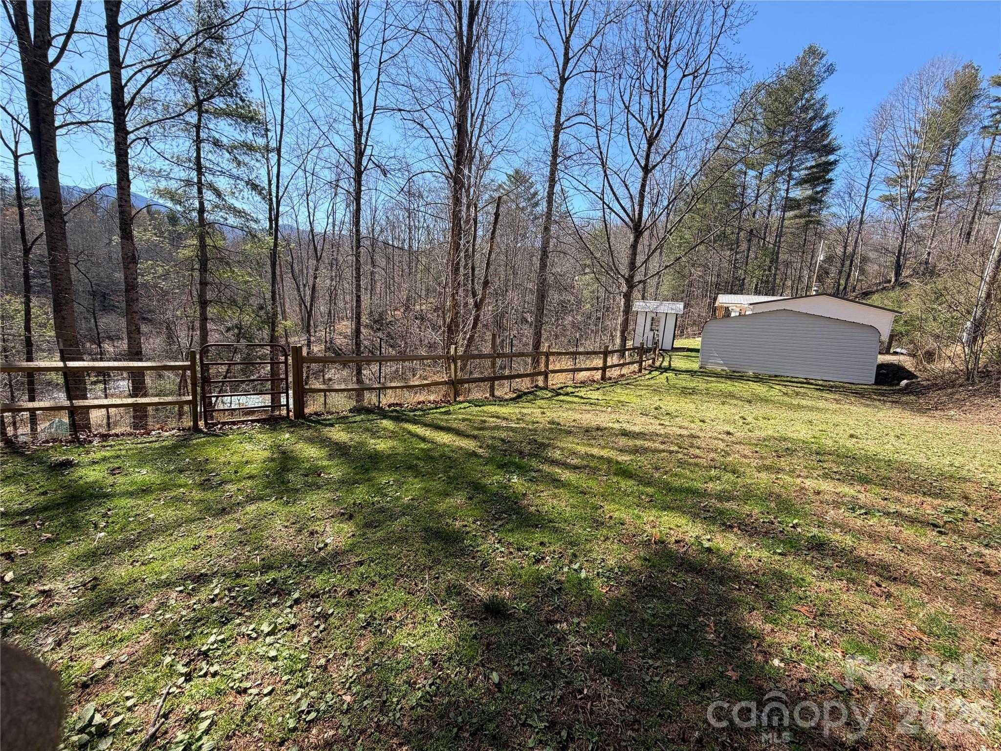 1050 Wyatt Town Road — Burnsville