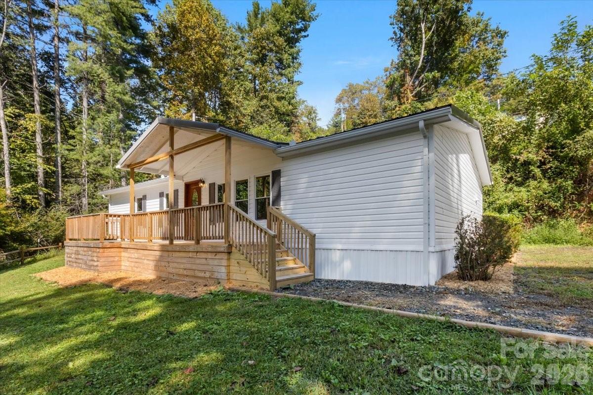 1050 Wyatt Town Road — Burnsville