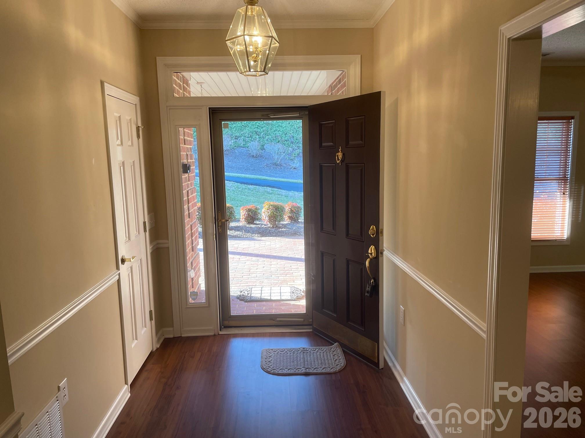 499 26th Avenue NE — Hickory
