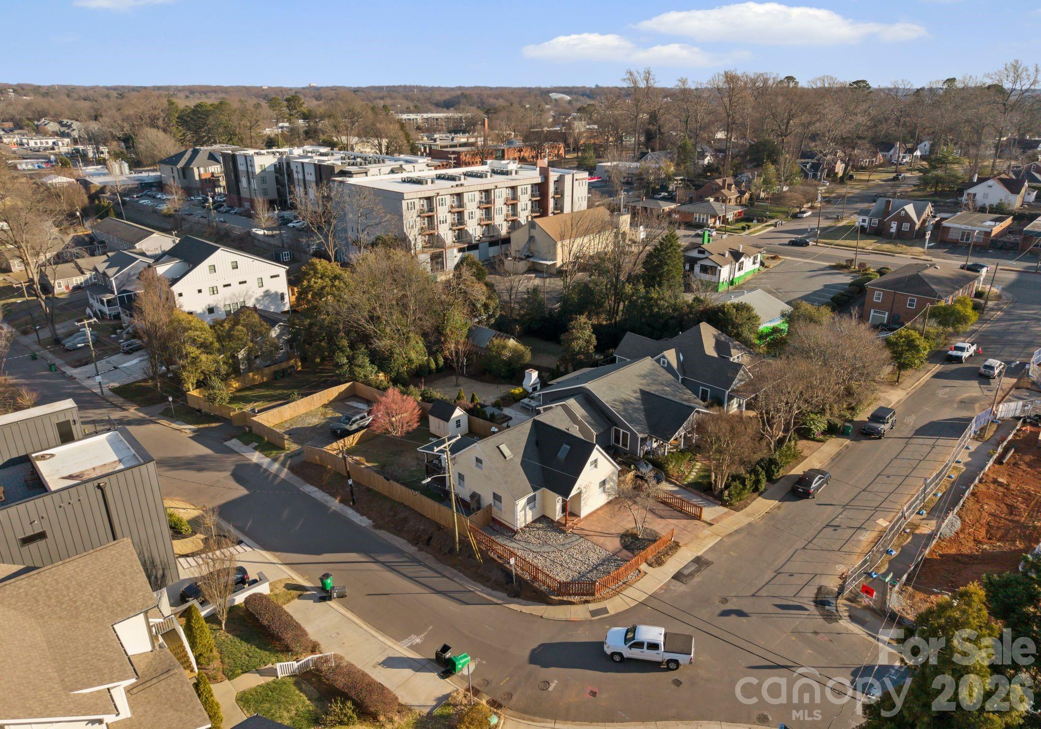 1424 Nandina Street — Charlotte