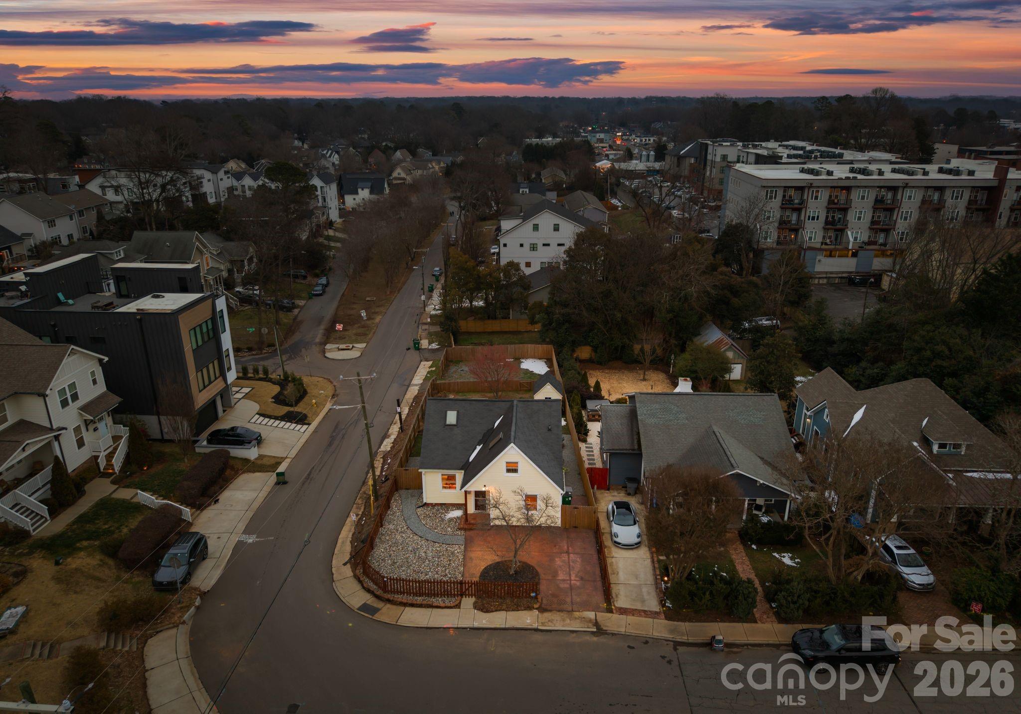 1424 Nandina Street — Charlotte