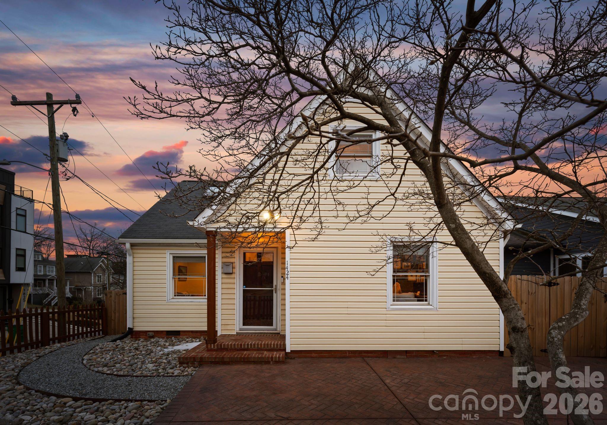1424 Nandina Street — Charlotte