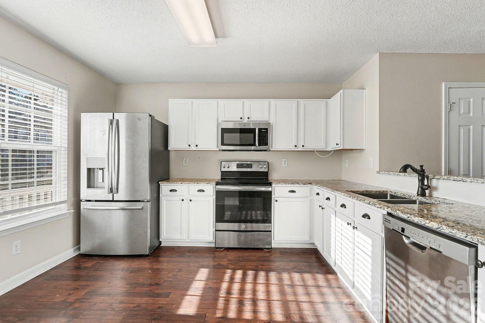 534 Canopy Court — Clover